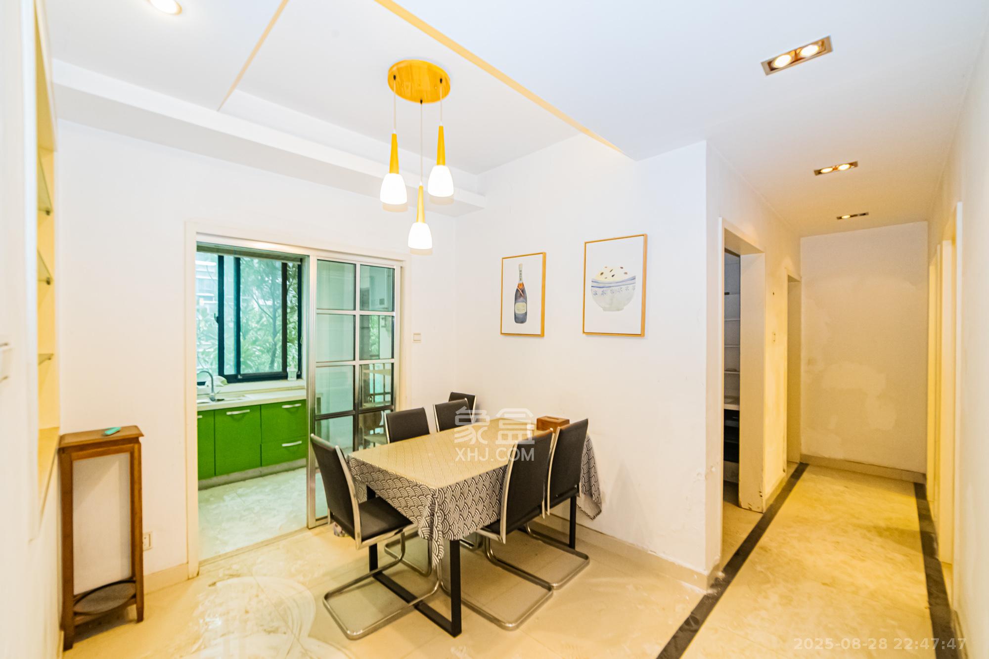 湘江世纪城鸿江苑  3室2厅2卫    99.0万客厅