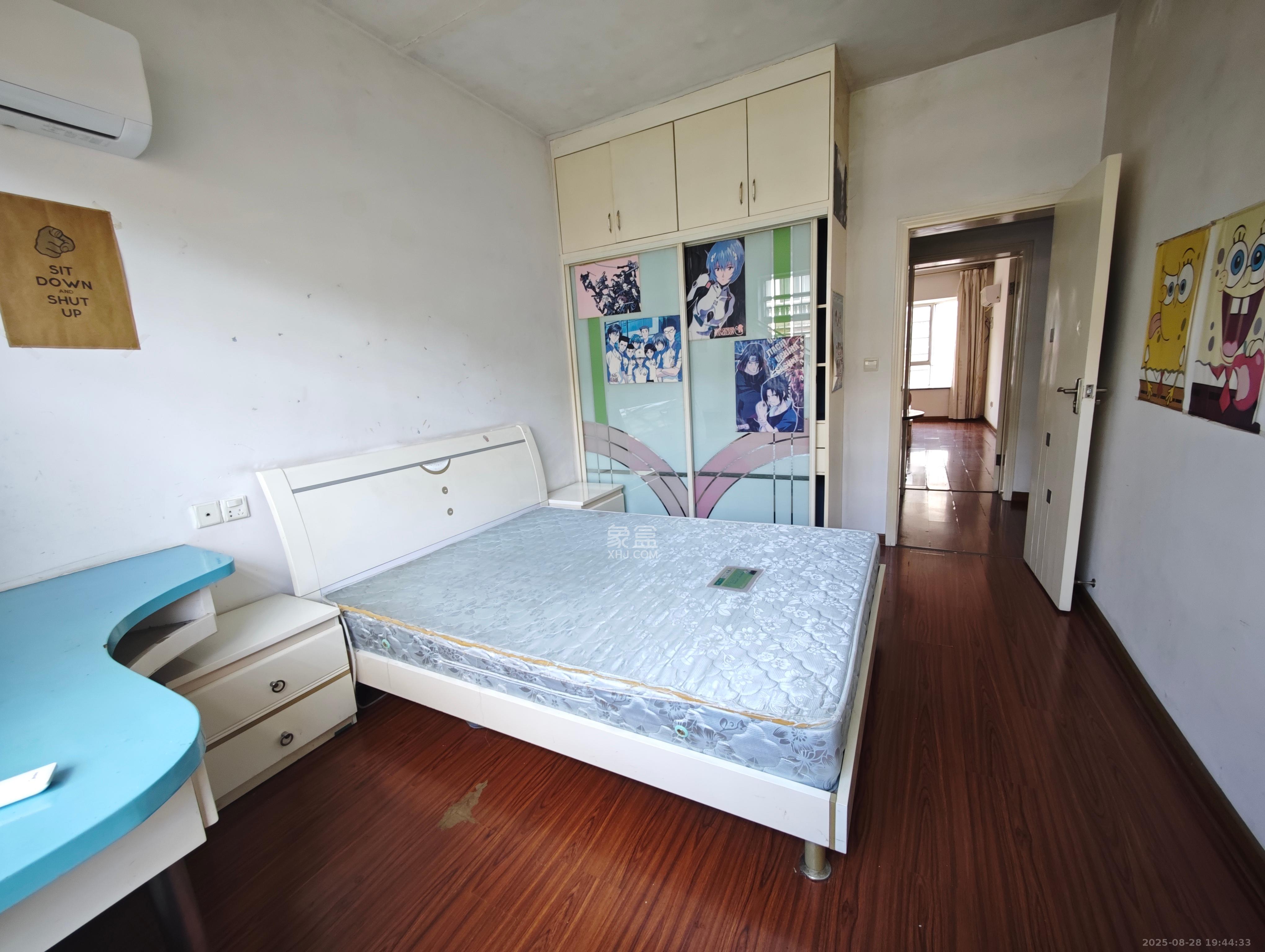 金芙蓉  4室2厅2卫   1500.00元/月室内图