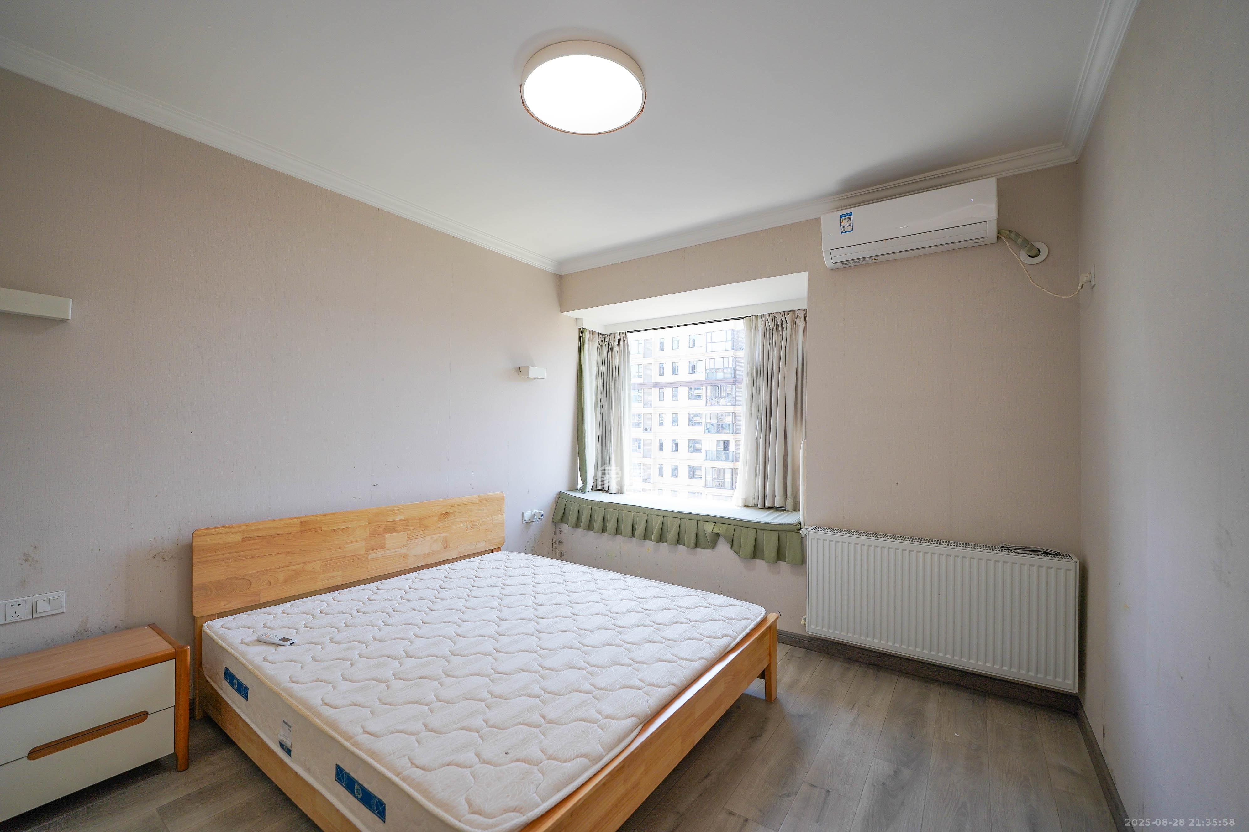 福天藏郡院子  14室2厅1卫    142.0万卧室