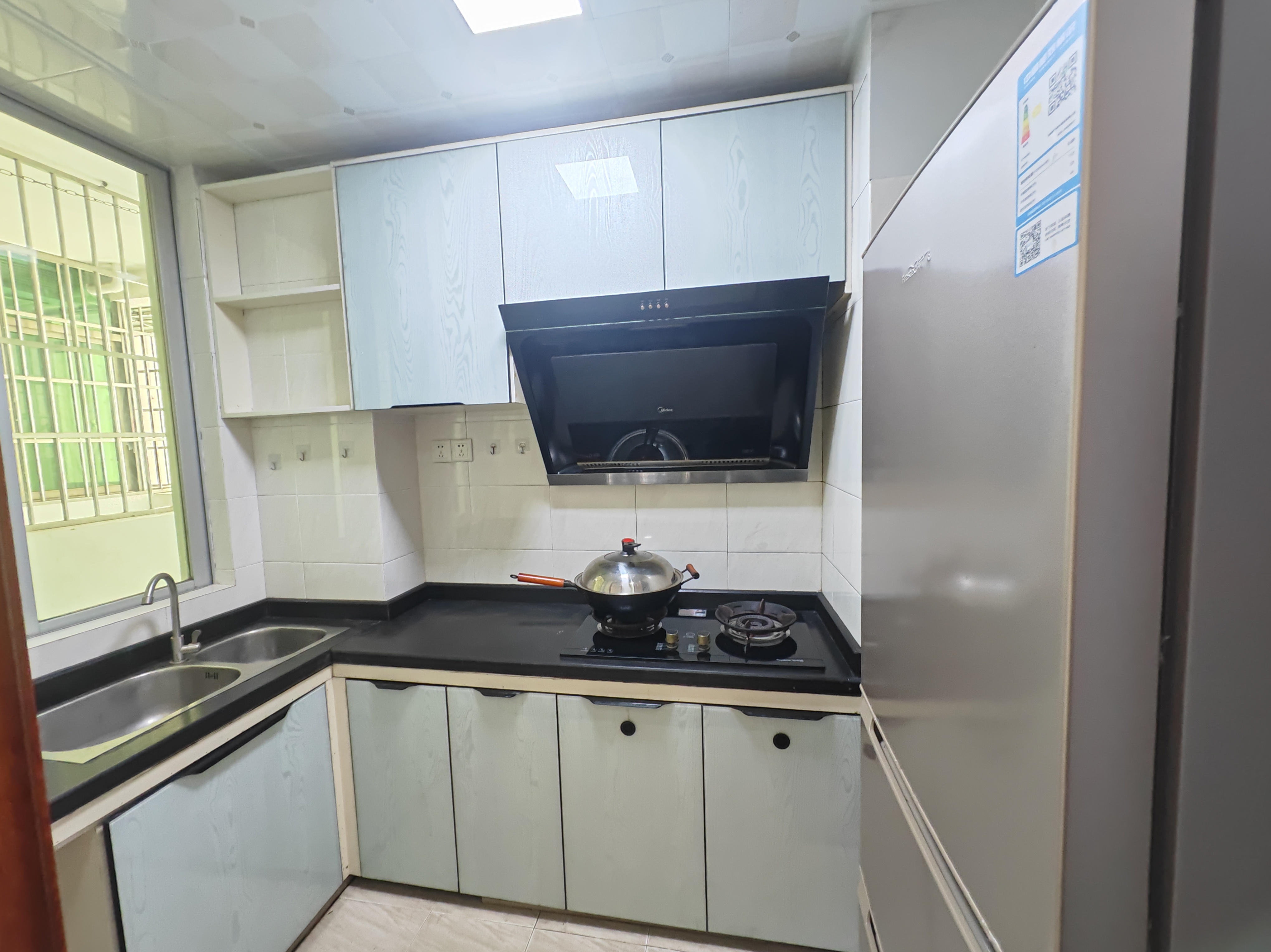 德意雅苑 2室2厅1卫 2400.0元/月 德意雅苑 2室2厅1卫 2400.0元/月室内图