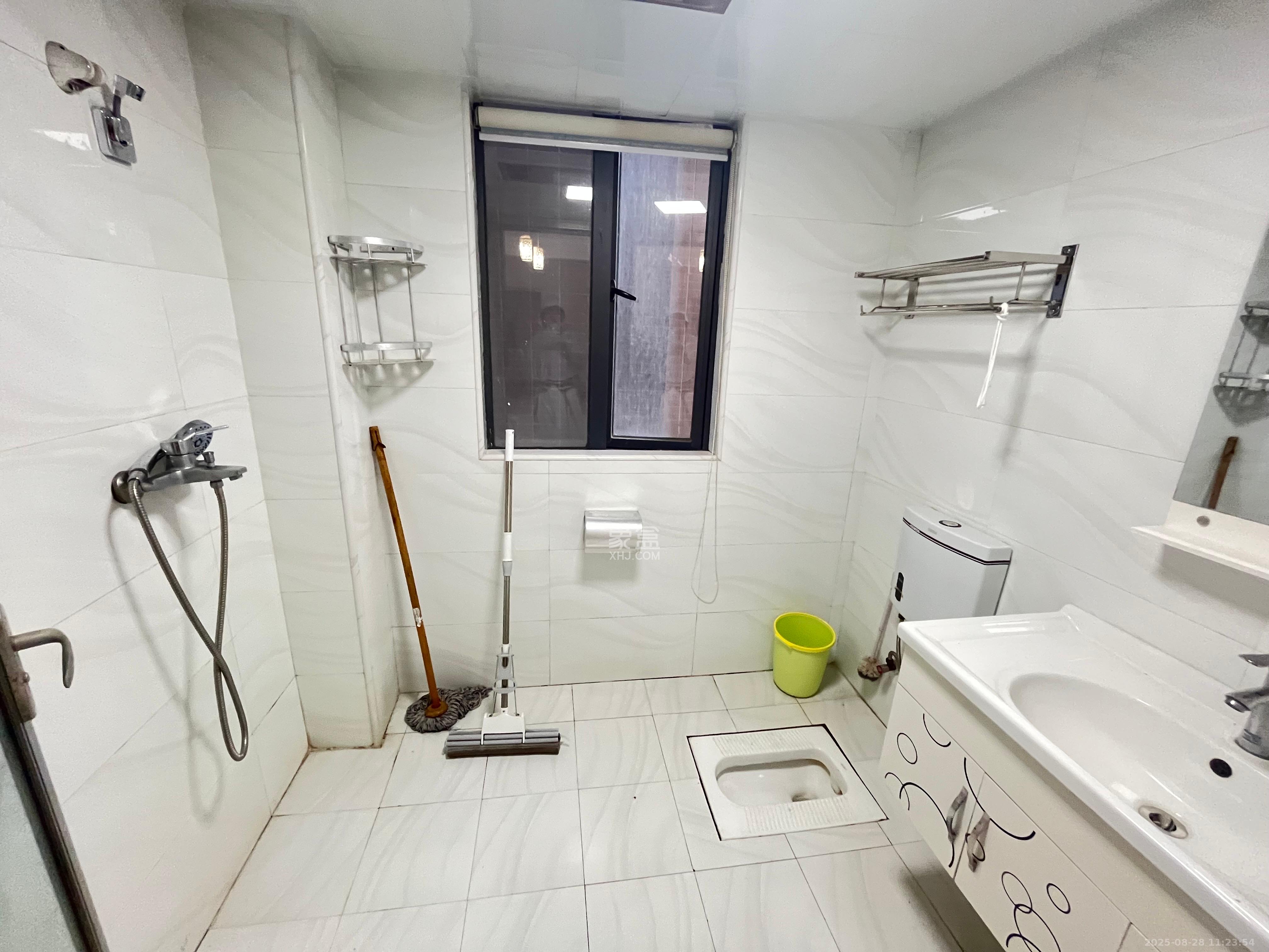 极目楚天  3室2厅2卫    2600.0元/月室内图