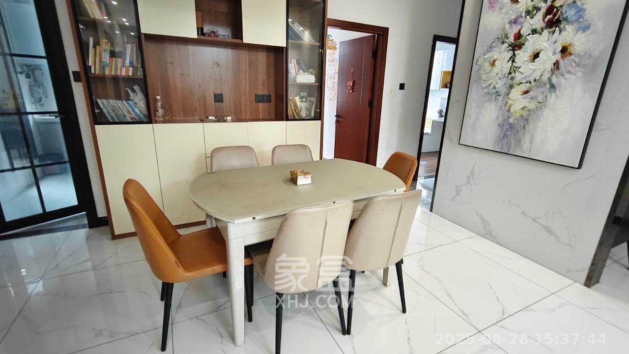 绿地海外滩一期  4室2厅2卫    2800.0元/月室内图