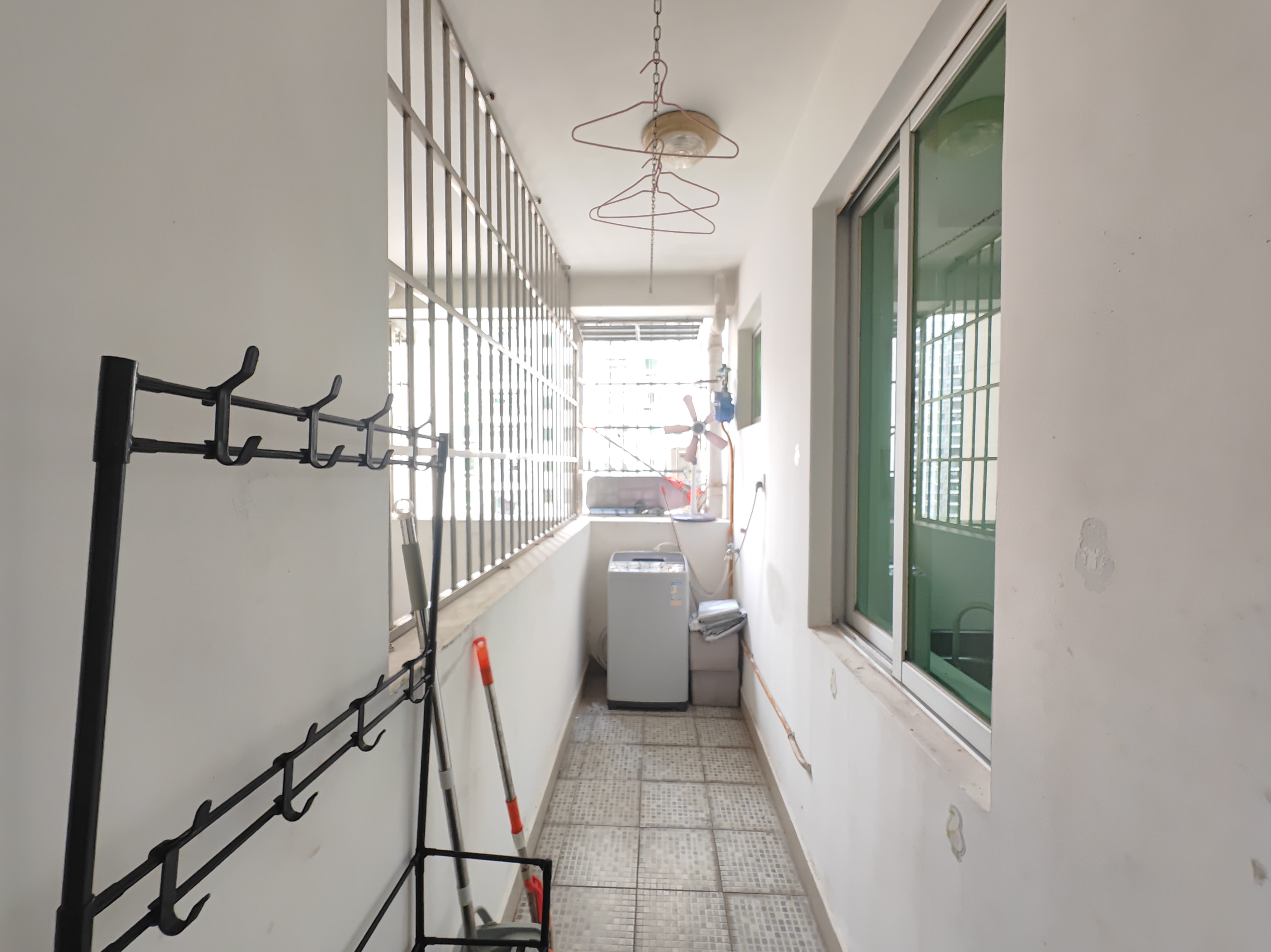 德意雅苑 2室2厅1卫 2400.0元/月 德意雅苑 2室2厅1卫 2400.0元/月室内图