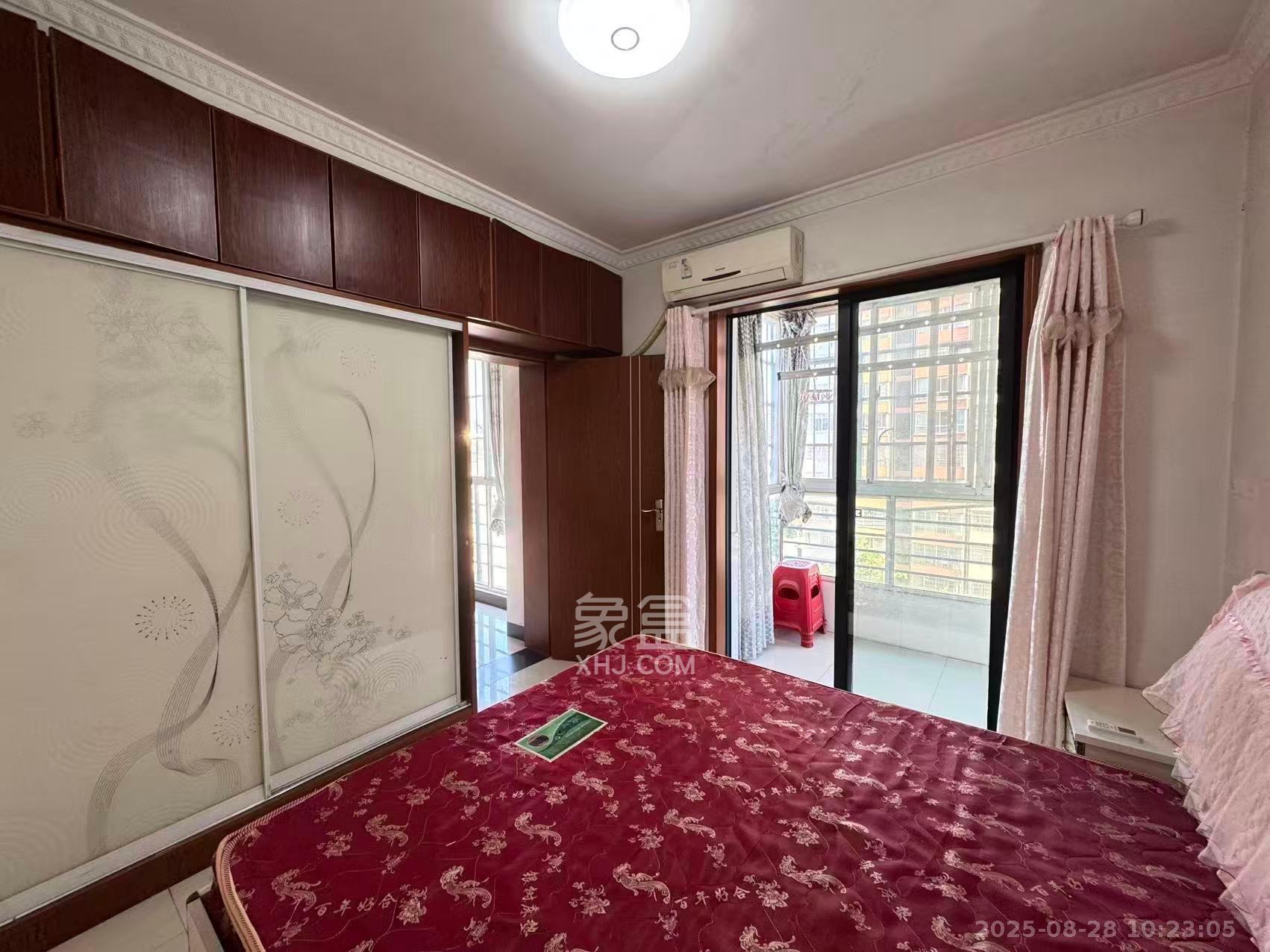 山水华景  2室2厅1卫    1900.0元/月 山水华景  2室2厅1卫    1900.0元/月室内图