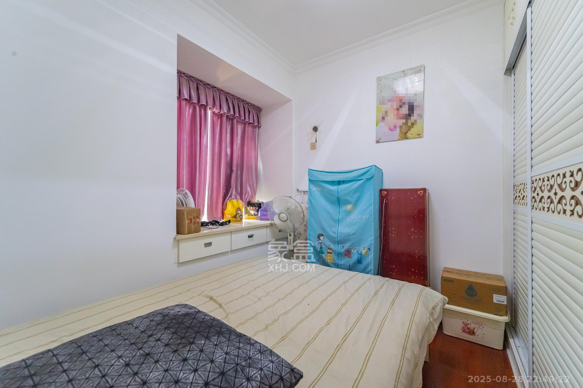 松雅湖金岸 3室2厅2卫 99.0万 松雅湖金岸 3室2厅2卫 99.0万卧室