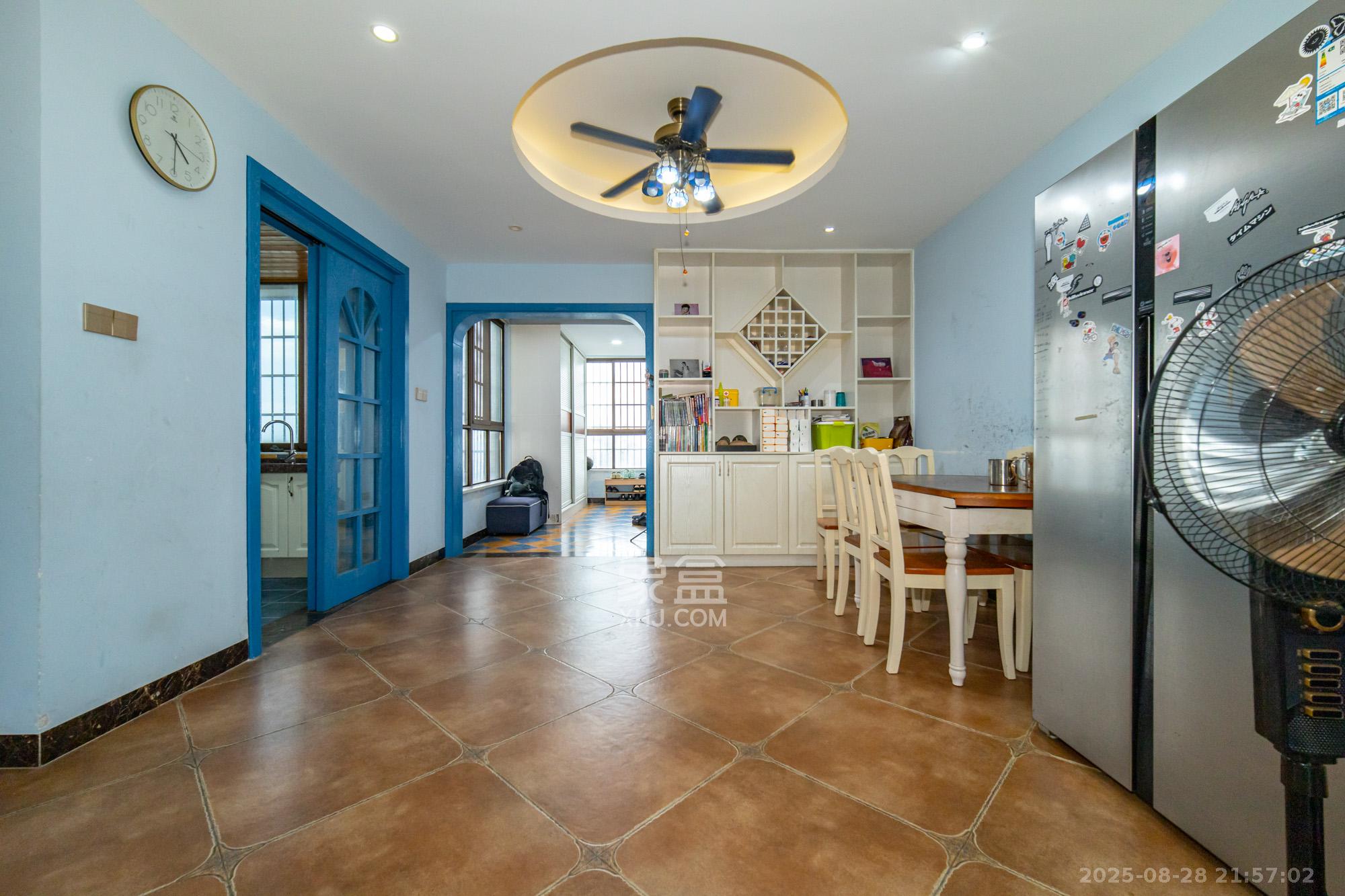 湖湾世景  5室2厅2卫    129.0万其他