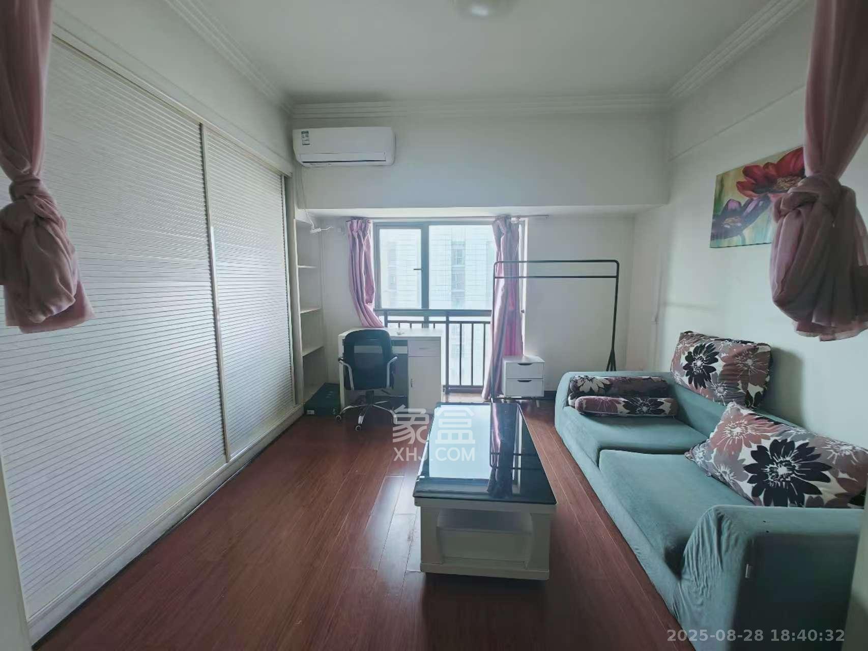 西子一间 1室1厅1卫 1600.0元/月 西子一间 1室1厅1卫 1600.0元/月室内图