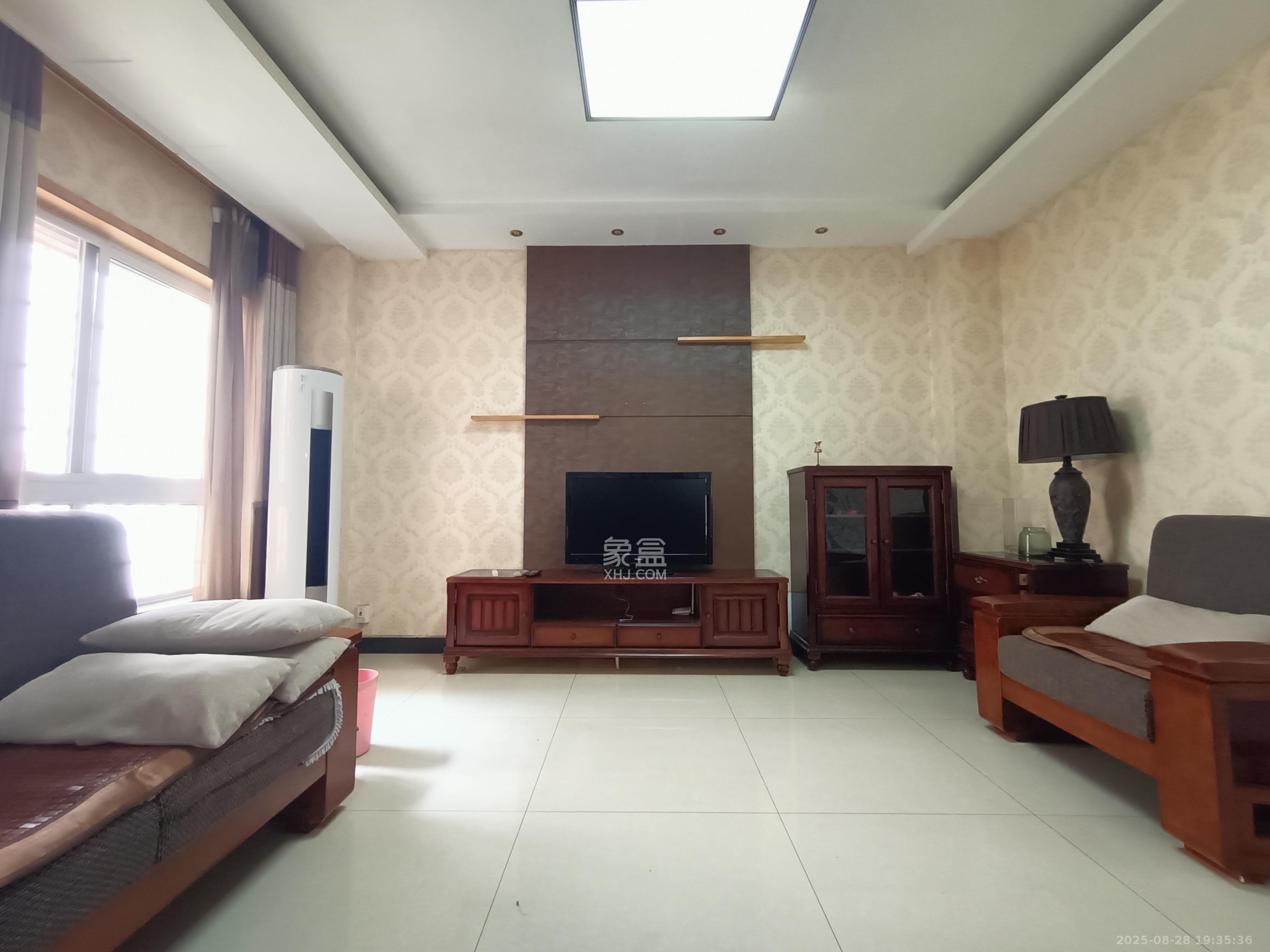 荣鑫家园  2室2厅1卫    1650.0元/月室内图