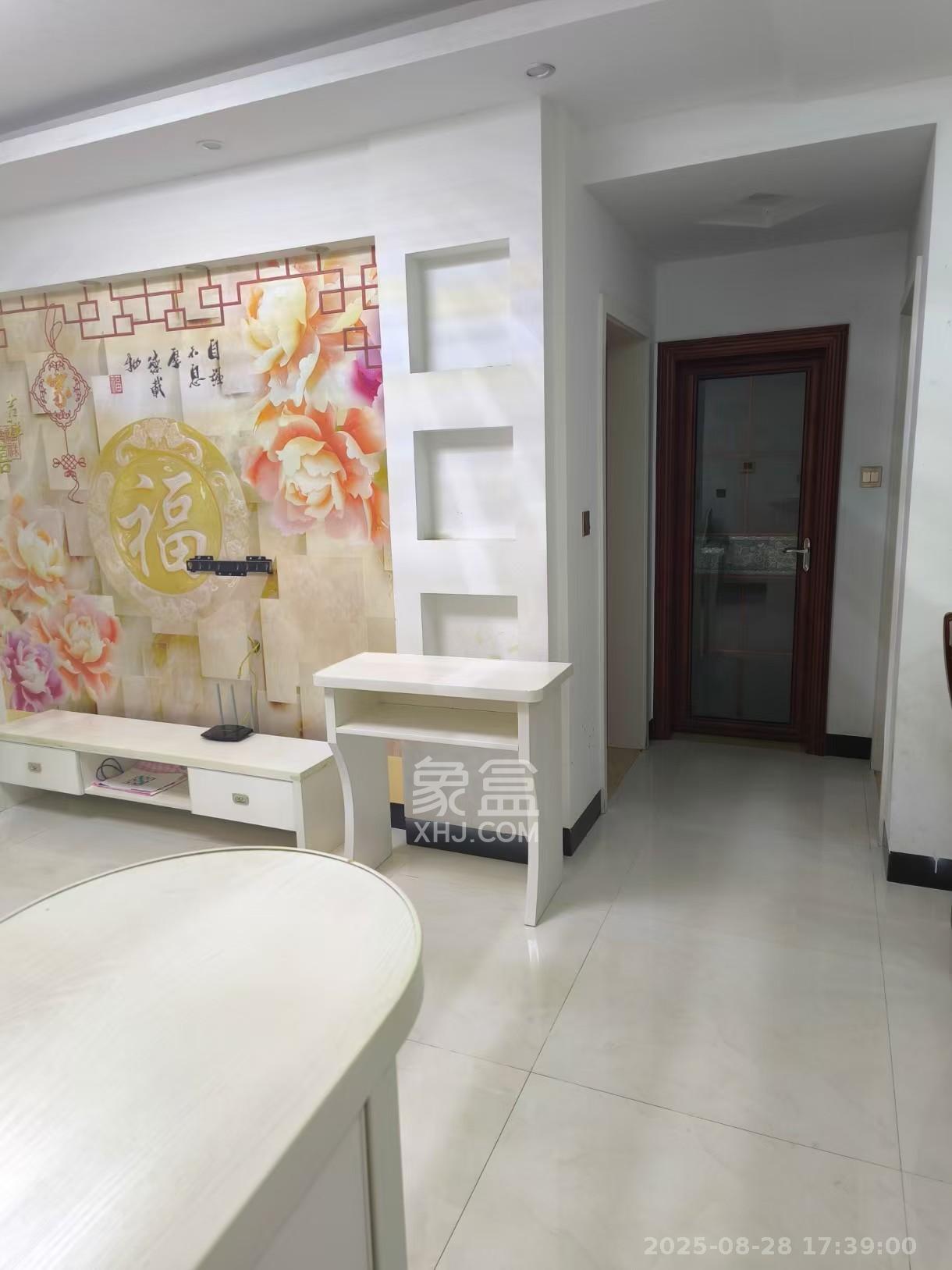 印山蓝色海岸  3室2厅1卫    1800.0元/月 印山蓝色海岸  3室2厅1卫    1800.0元/月室内图