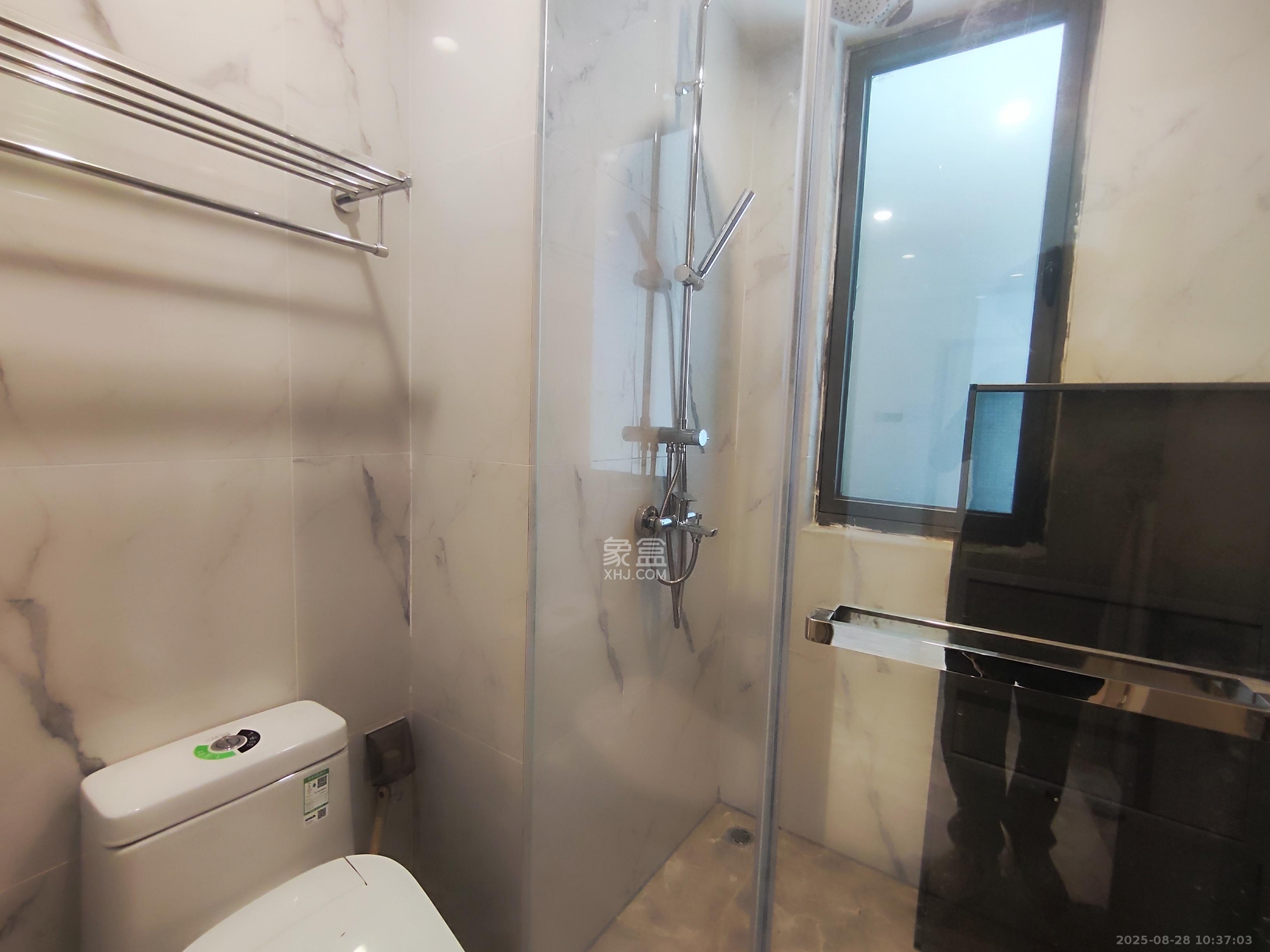 复地滨江金融中心  3室2厅2卫    3800.0元/月 复地滨江金融中心  3室2厅2卫    3800.0元/月室内图