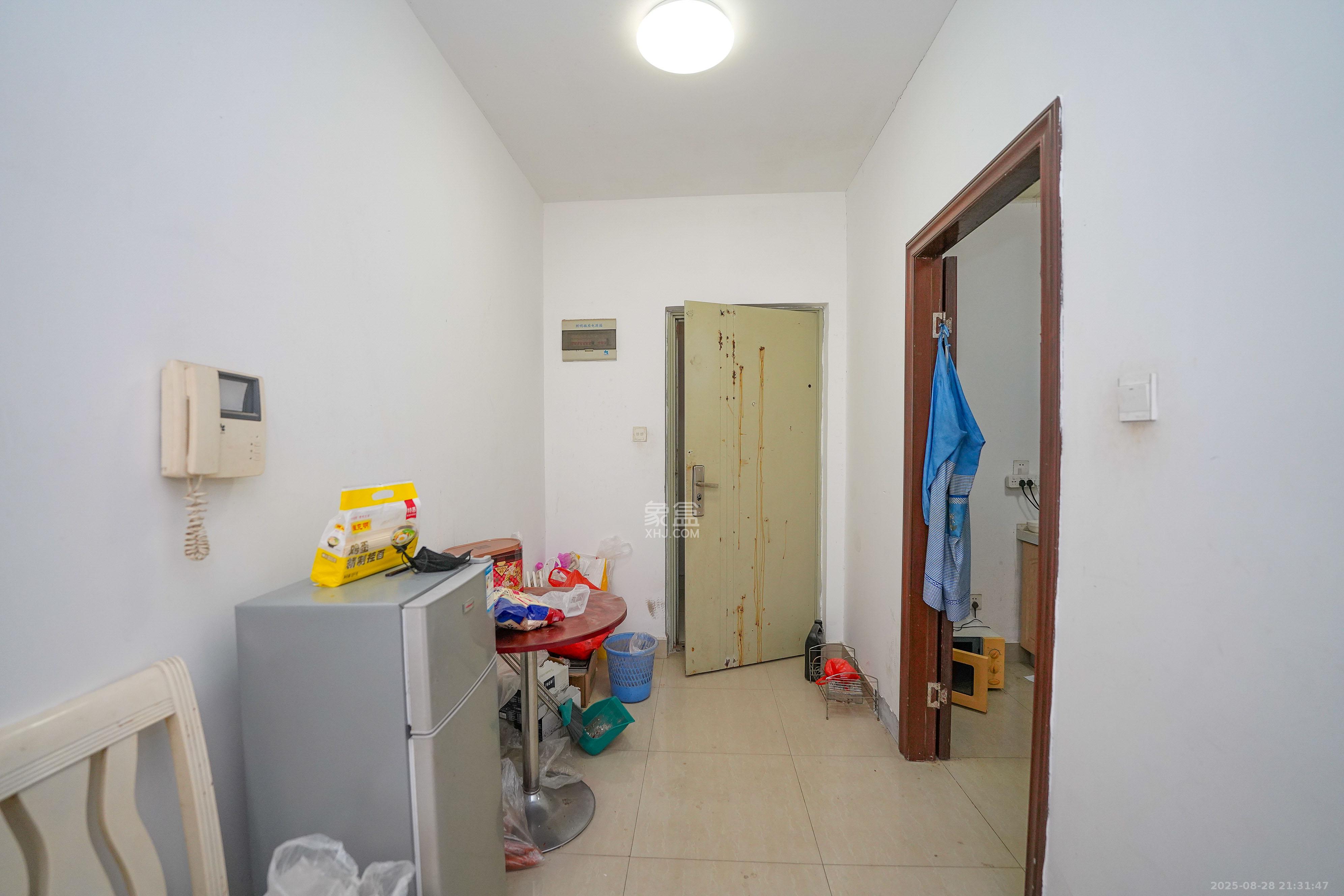 怡海星城 1室1厅1卫 28.0万 怡海星城 1室1厅1卫 28.0万客厅