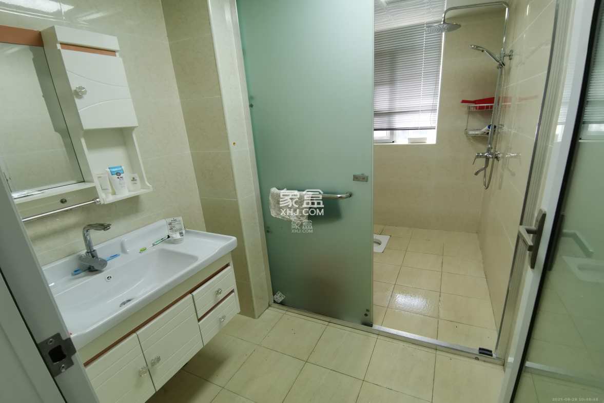 泊爱蓝湾  3室2厅2卫    3000.0元/月 泊爱蓝湾  3室2厅2卫    3000.0元/月室内图