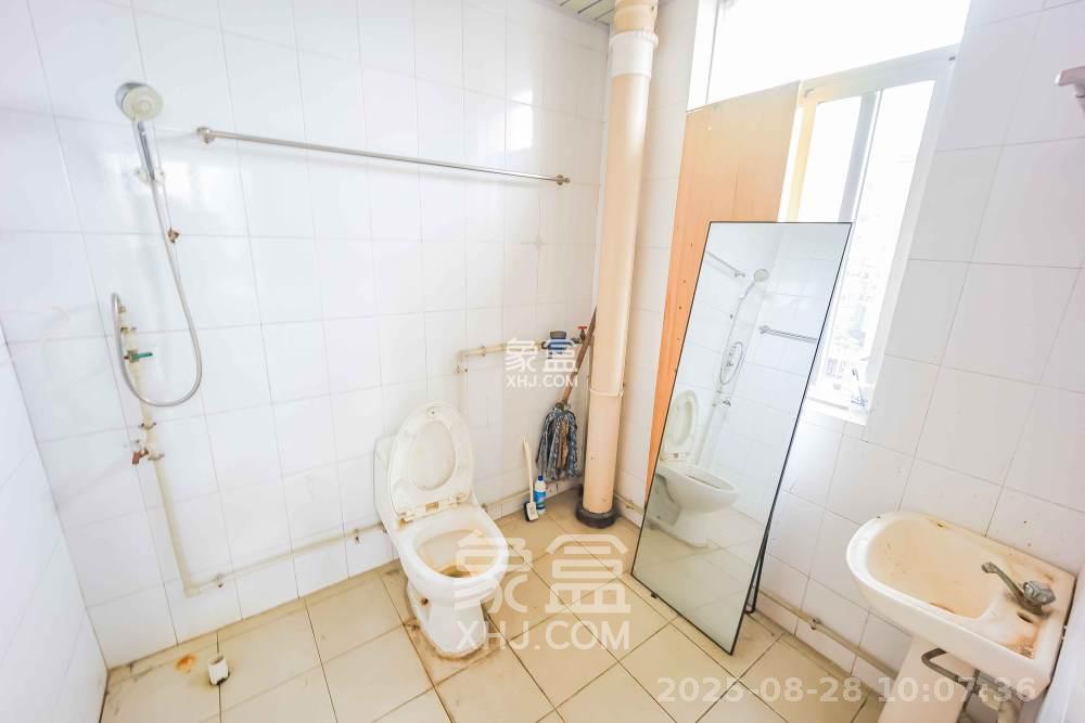 天泽大厦  3室2厅1卫    2600.0元/月 天泽大厦  3室2厅1卫    2600.0元/月室内图