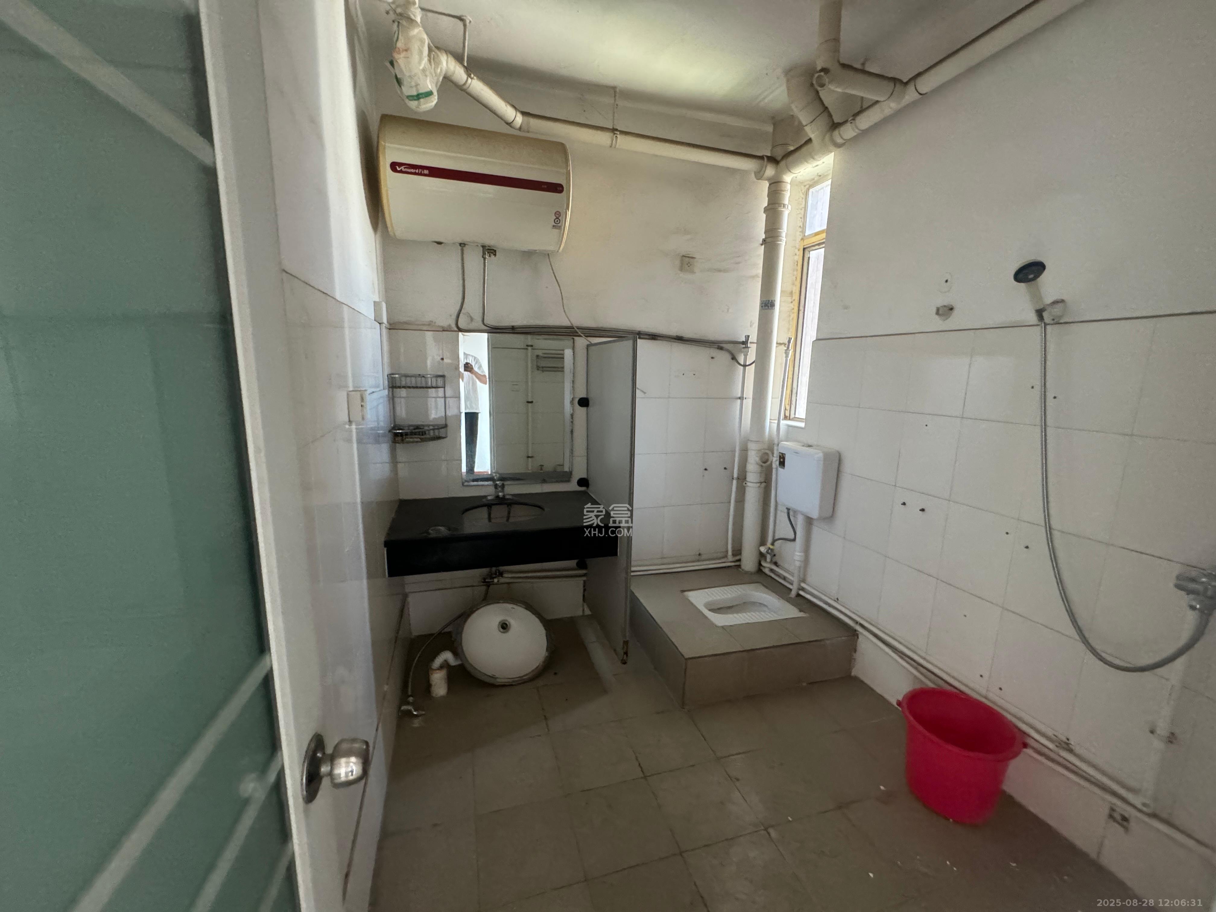 湘林家园(湘林小区电梯房) 4室2厅2卫 3000.0元/月 湘林家园(湘林小区电梯房) 4室2厅2卫 3000.0元/月室内图