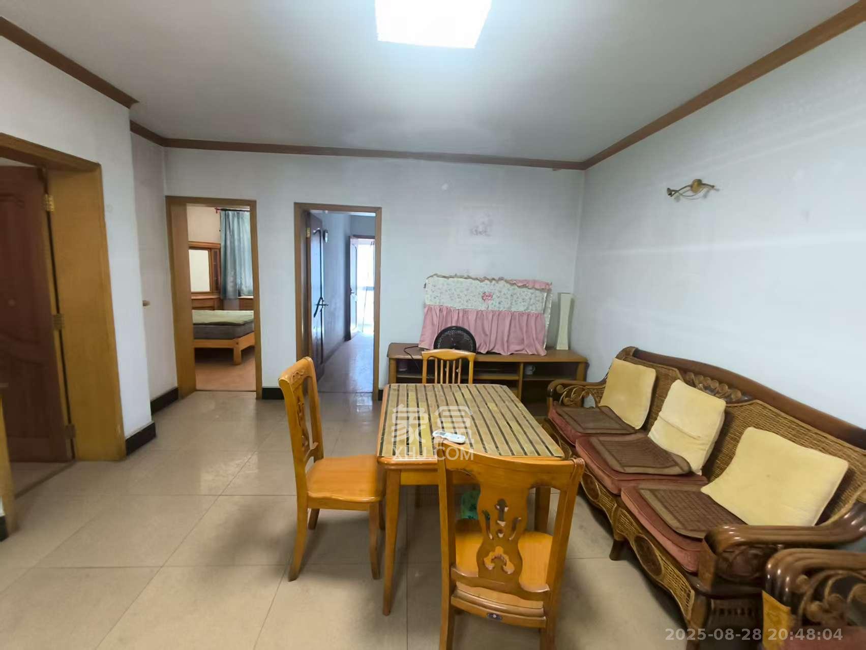 华银小区  3室1厅1卫    1800.0元/月 华银小区  3室1厅1卫    1800.0元/月