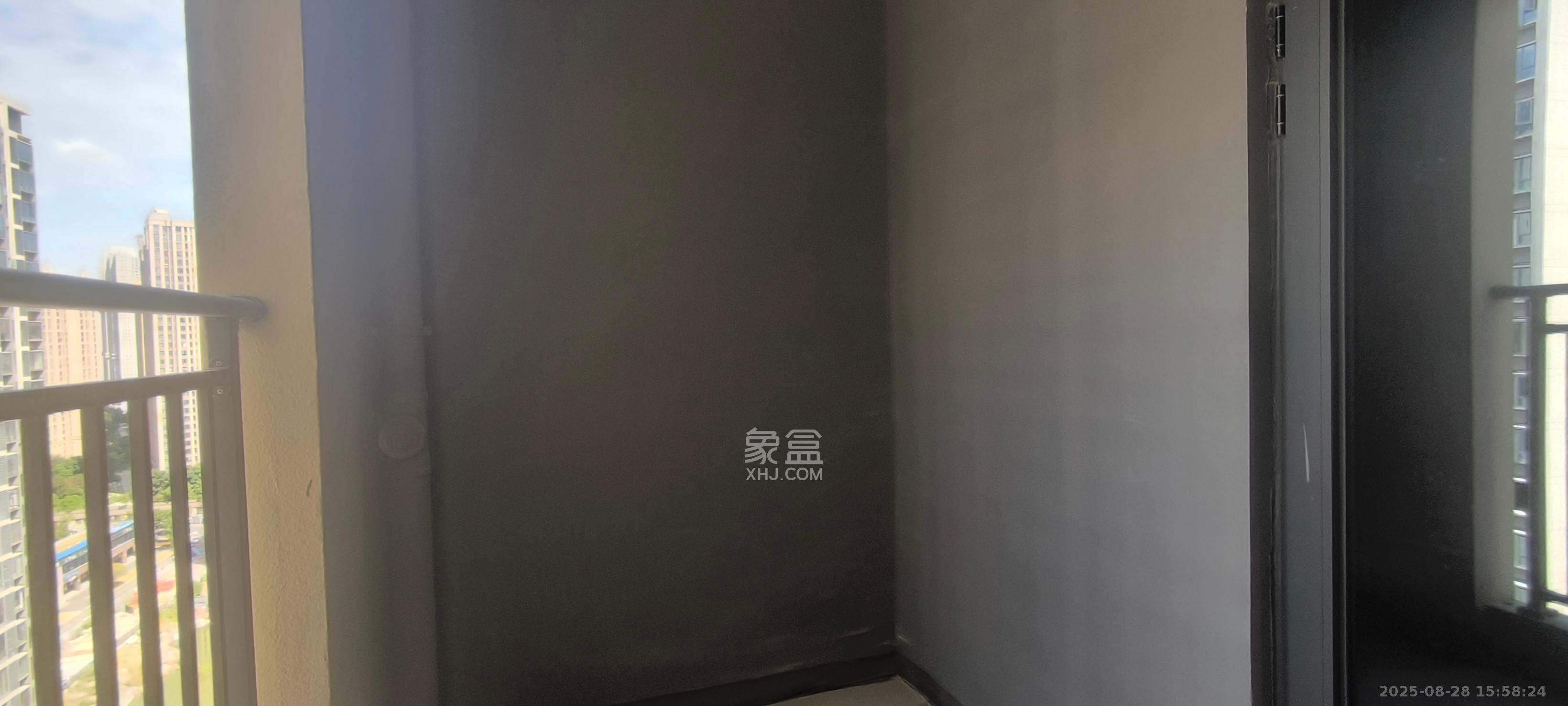 润和星河玥  4室2厅2卫   1800.00元/月室内图
