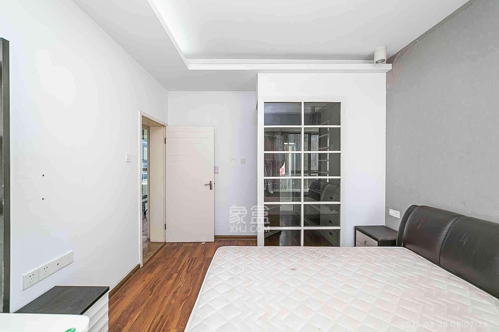 金域南外滩（望江佳园）  1室0厅0卫    3500.0元/月室内图