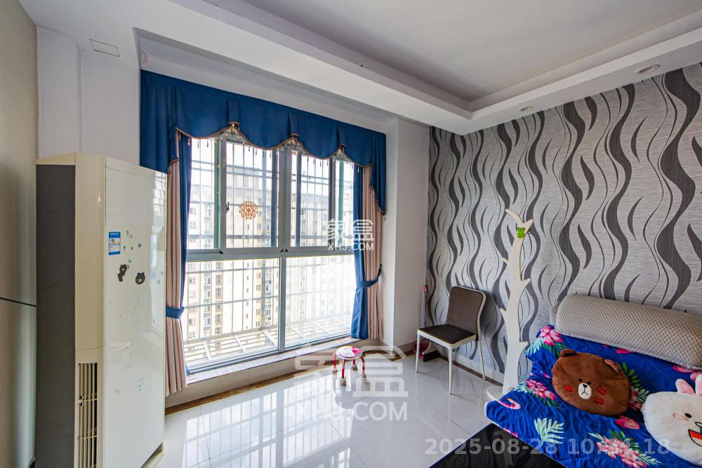 万国城(当代满庭春MOMA)三期  3室2厅2卫    2500.0元/月 万国城(当代满庭春MOMA)三期  3室2厅2卫    2500.0元/月室内图