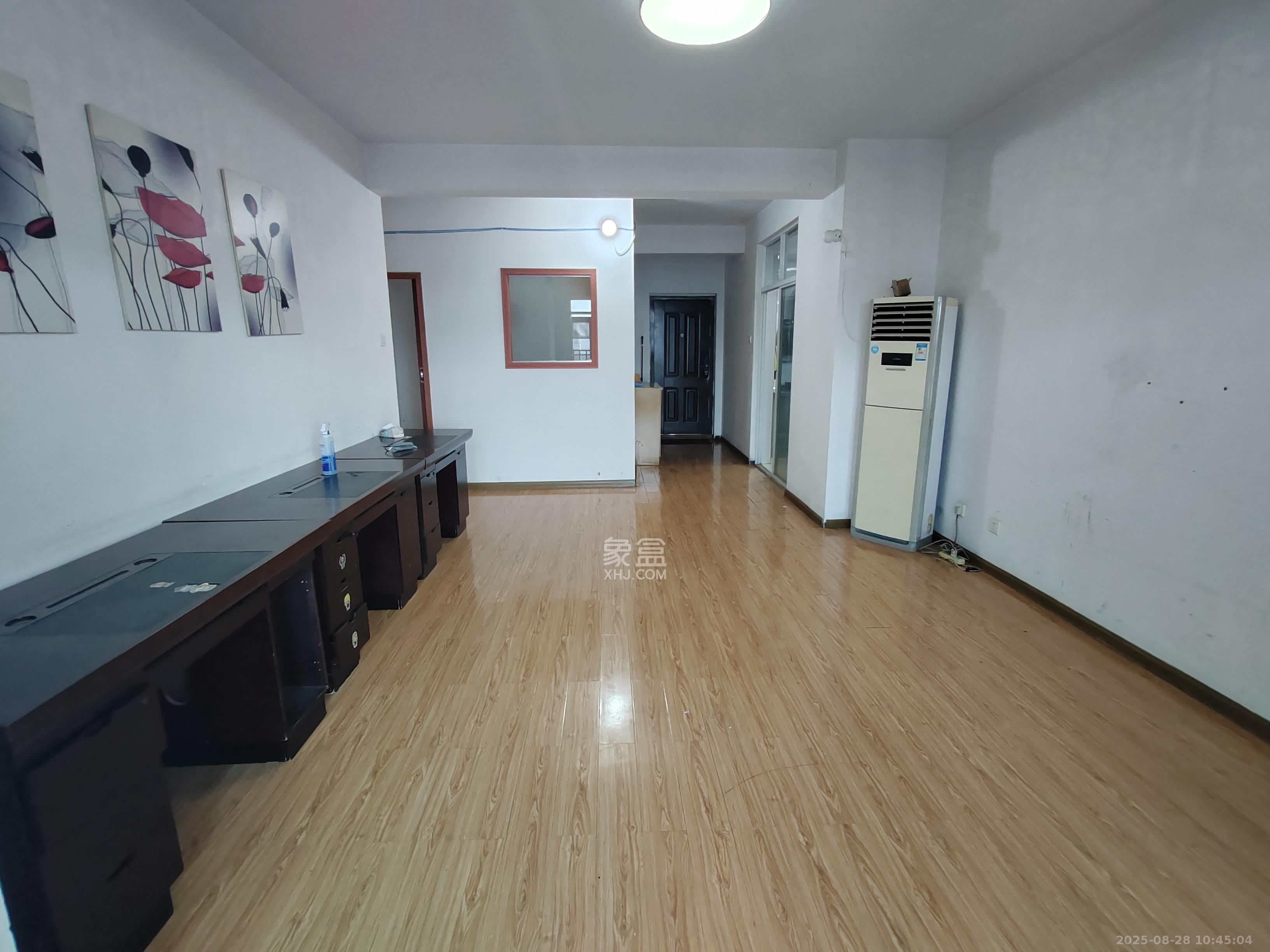 湘域城邦（湘域国际中心）  3室2厅2卫    3500.0元/月室内图