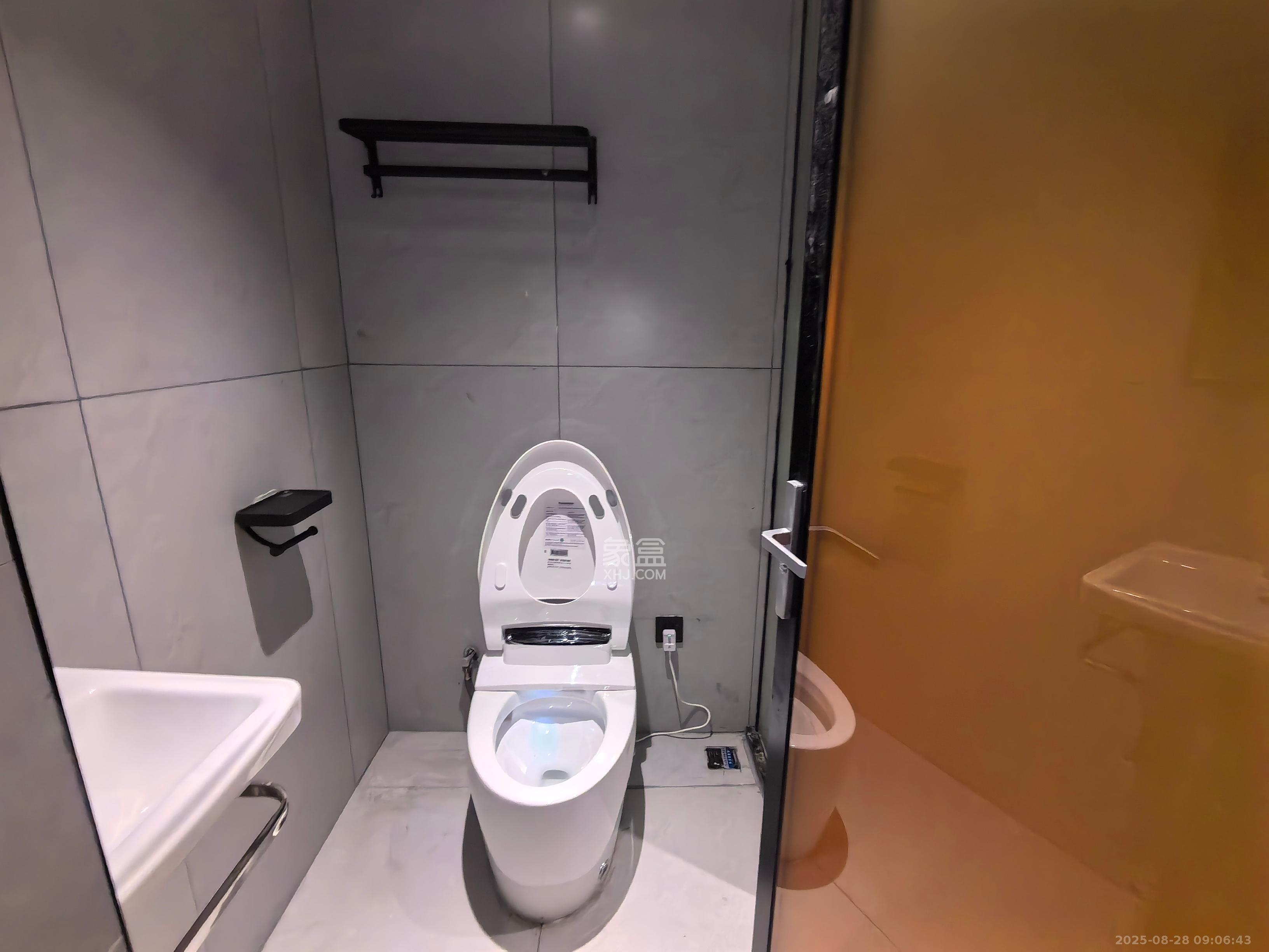 臻园  1室1厅1卫    1600.0元/月室内图