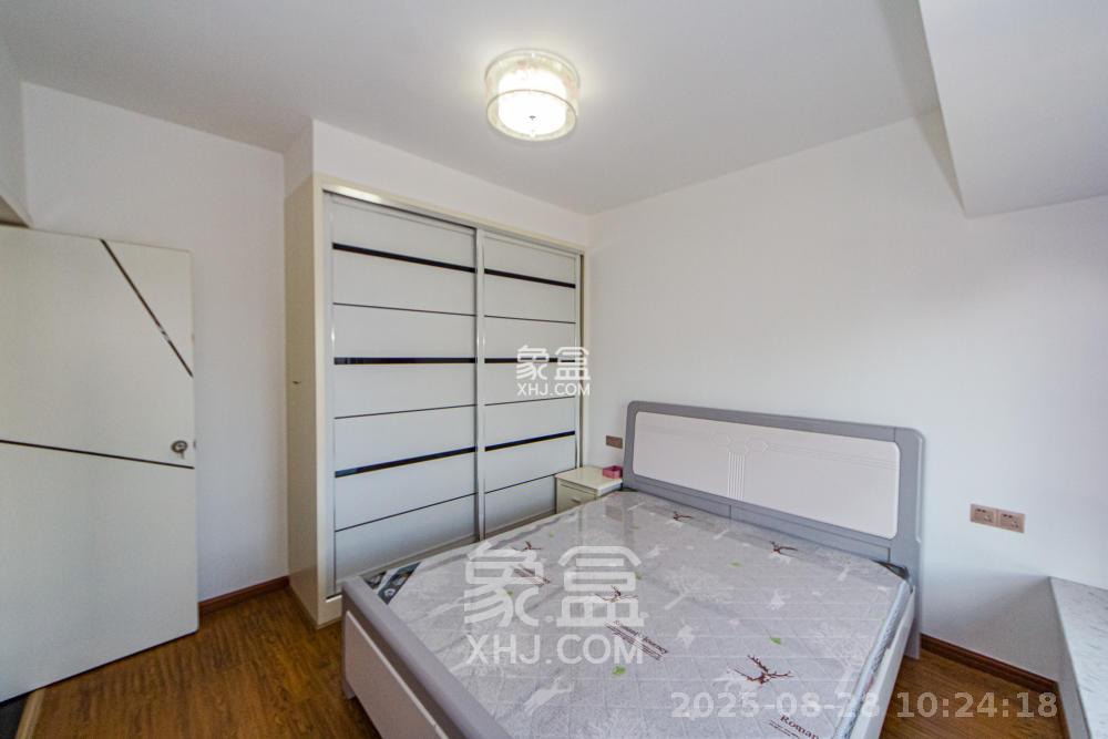 万国城(当代满庭春MOMA)三期  3室2厅2卫    2500.0元/月 万国城(当代满庭春MOMA)三期  3室2厅2卫    2500.0元/月室内图