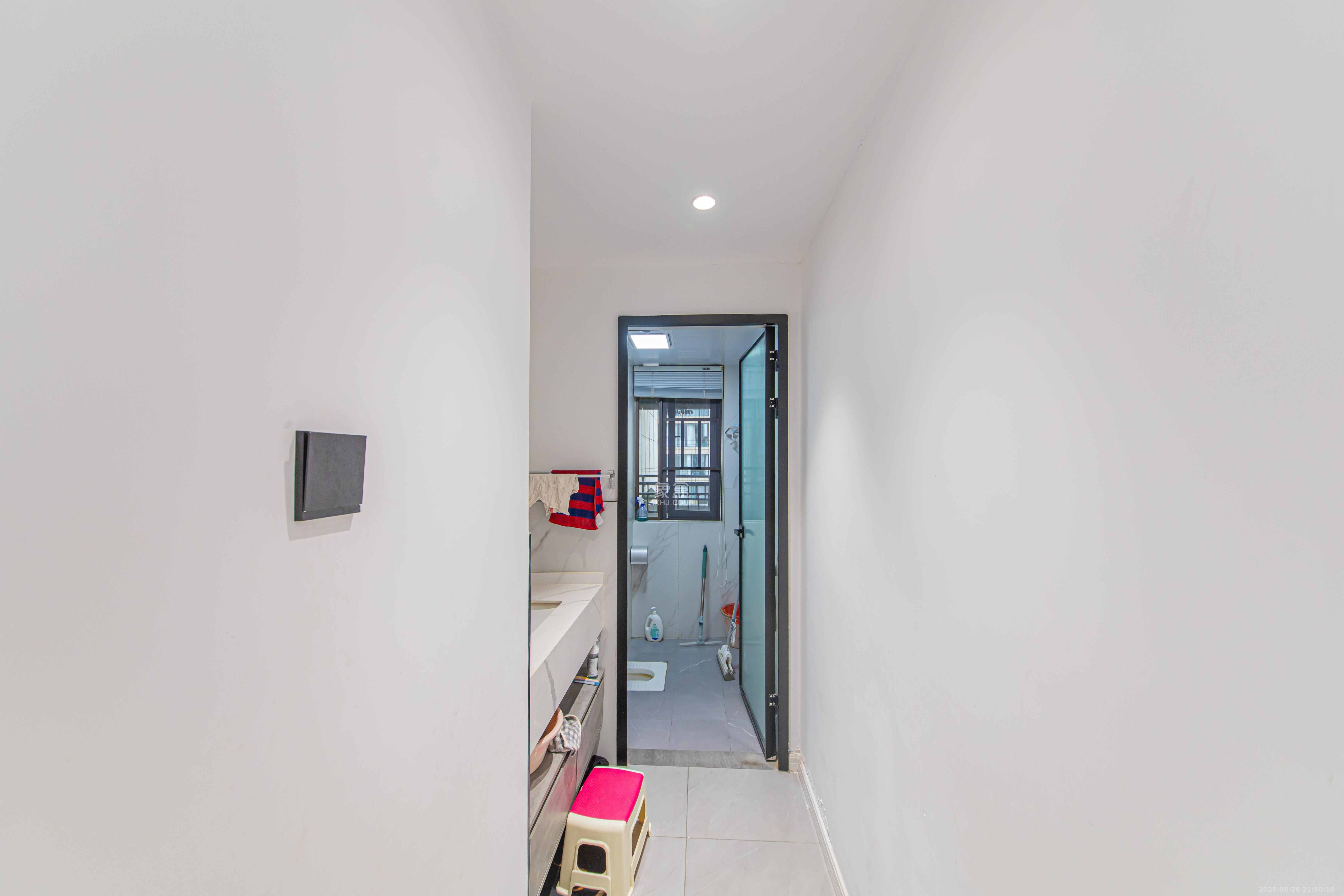 大唐印象二期御府 3室2厅2卫 125.0万 大唐印象二期御府 3室2厅2卫 125.0万卫生间