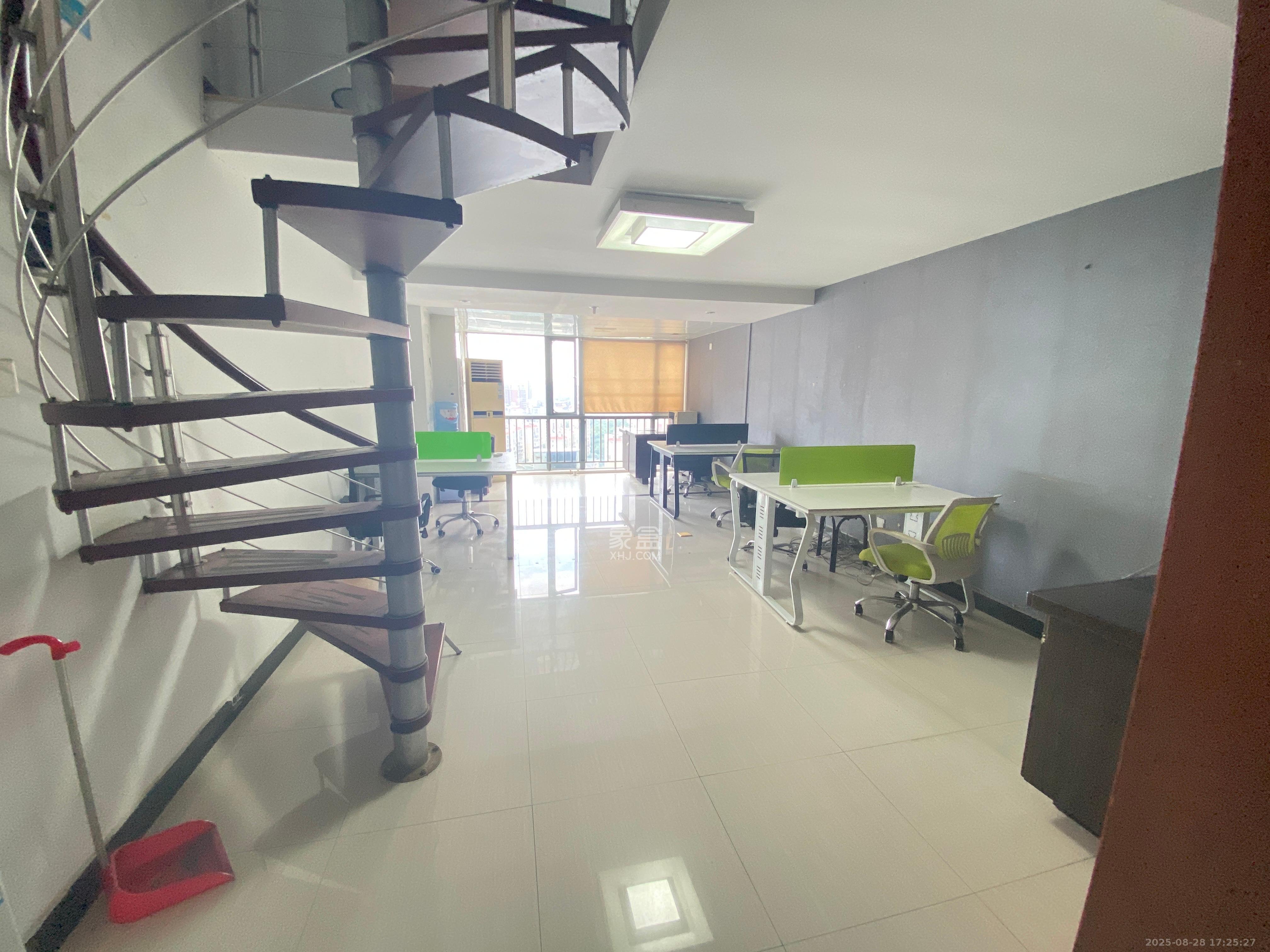 华菱蓝调国际(华菱.香墅美地) 2室2厅2卫 2100.0元/月 华菱蓝调国际(华菱.香墅美地) 2室2厅2卫 2100.0元/月室内图