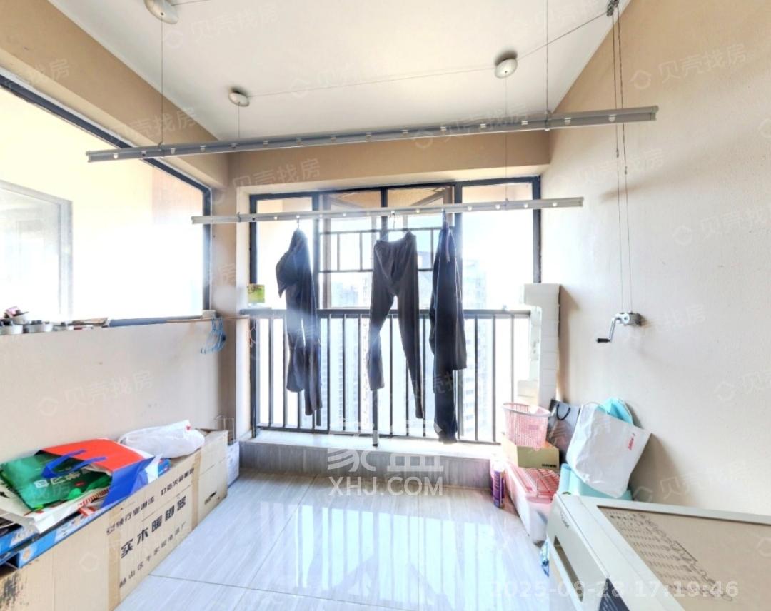 汇金城/嘉华城(二期、三期)  3室2厅2卫    2600.0元/月 汇金城/嘉华城(二期、三期)  3室2厅2卫    2600.0元/月