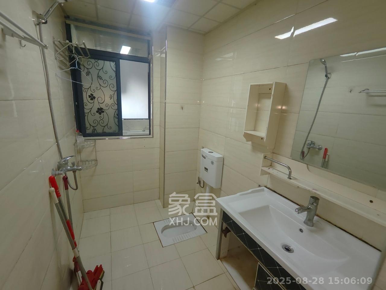 中南红领邦（红星嘉和苑）  3室1厅1卫   1800.00元/月室内图1