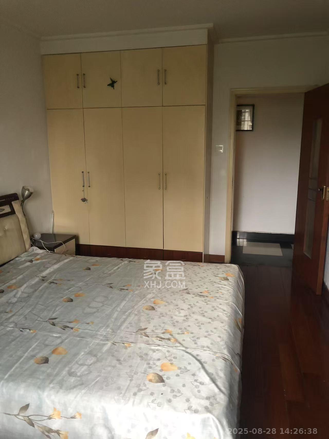 学宫街商住楼  3室2厅1卫   2700.00元/月室内图