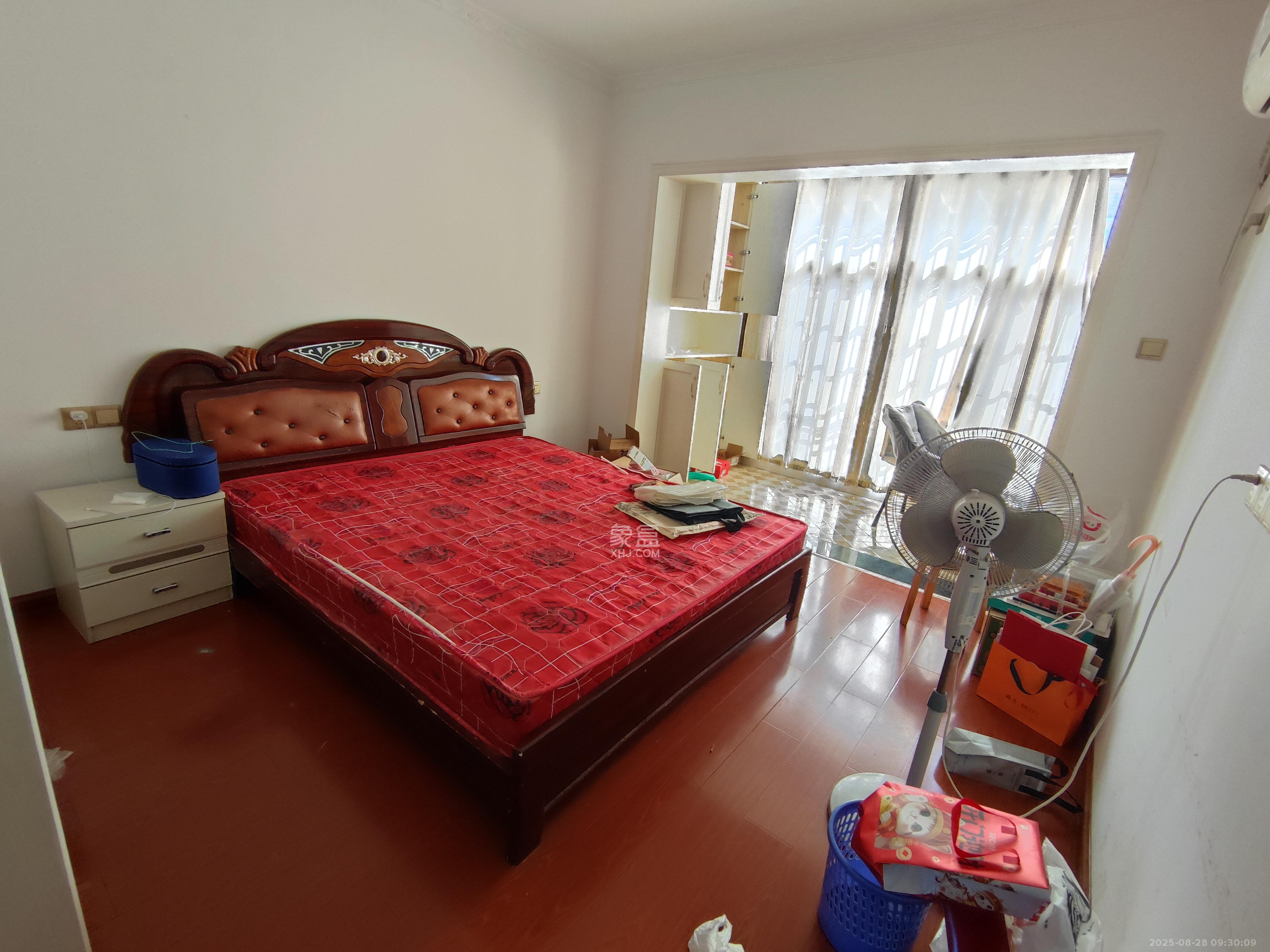 联丰苑 3室2厅1卫 2000.0元/月 联丰苑 3室2厅1卫 2000.0元/月室内图