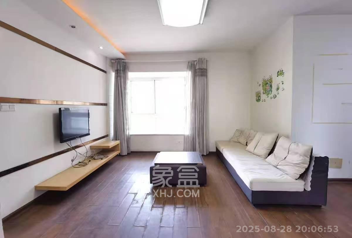 山水湾  3室2厅1卫   1700.00元/月室内图