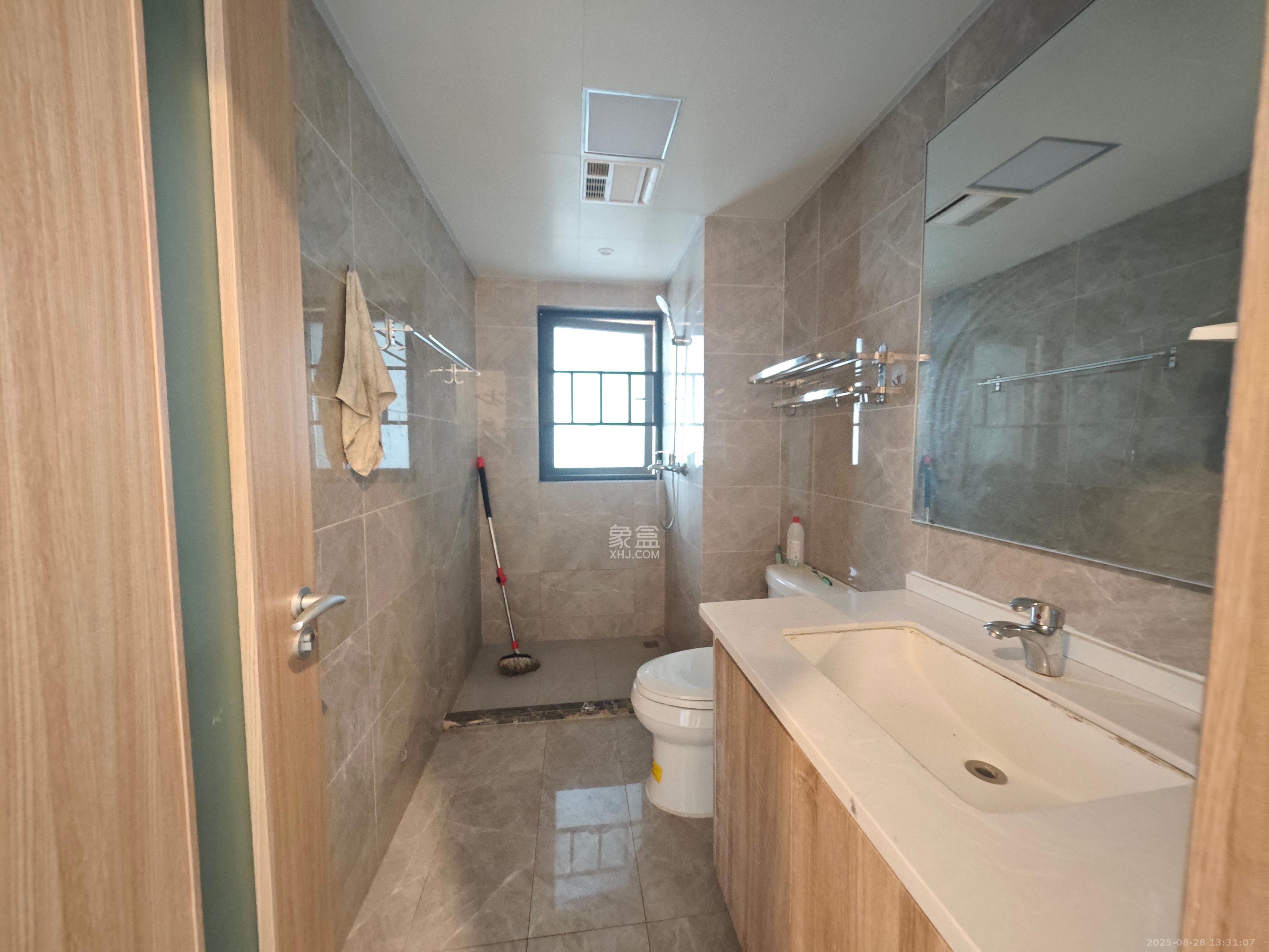 君合新城玺樾  3室2厅2卫    2500.0元/月室内图