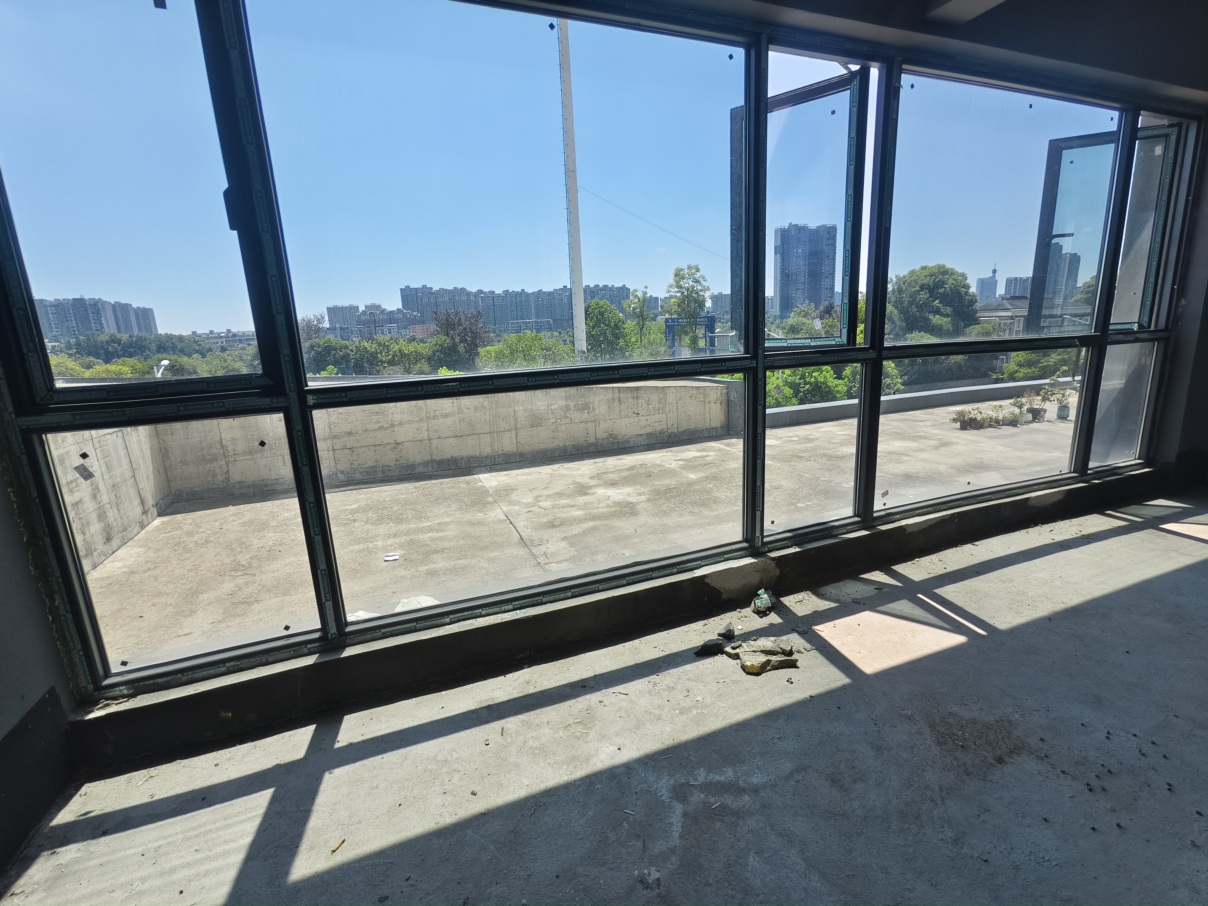 中铁银城江月 3室2厅2卫 72.8万 中铁银城江月 3室2厅2卫 72.8万客厅