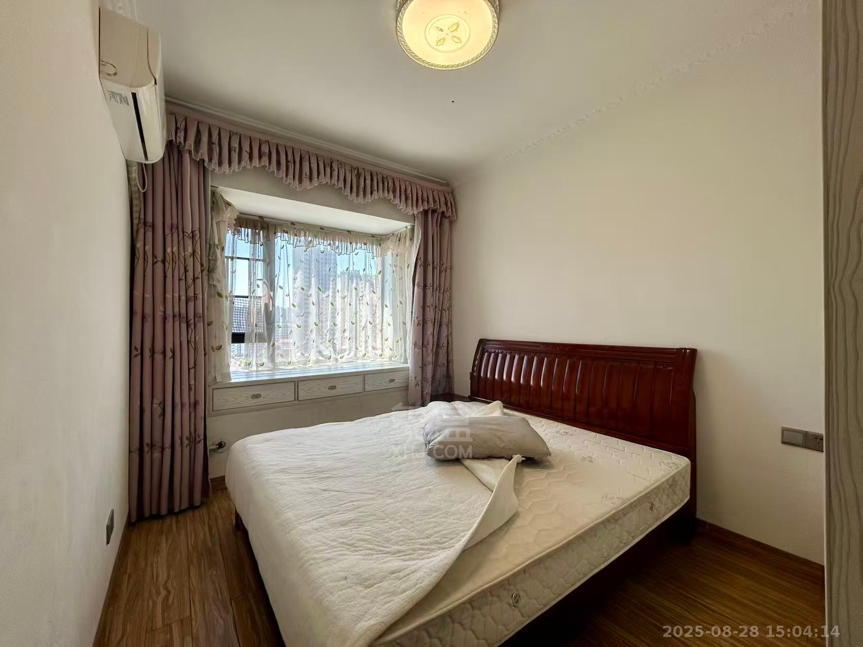 慧谷阳光  3室2厅2卫    2100.0元/月室内图