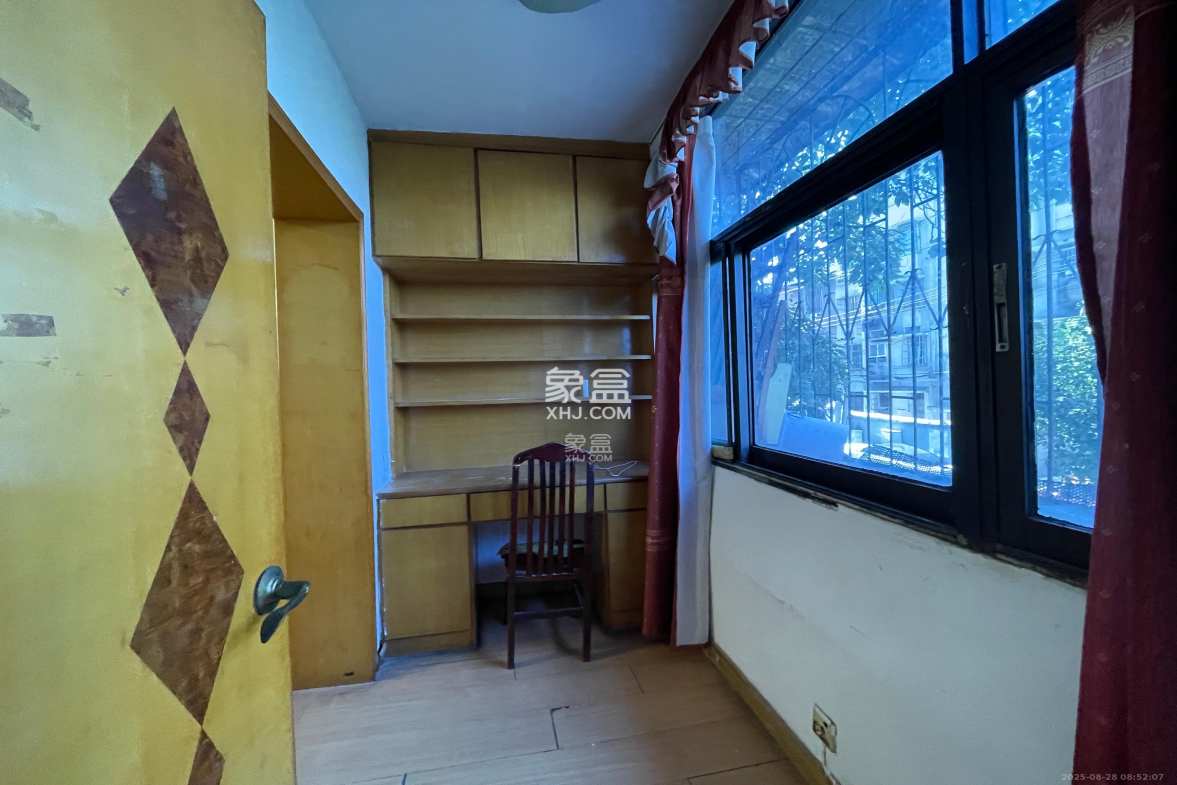 书院路电梯厂宿舍(宝塔山) 2室1厅1卫 1100.0元/月 书院路电梯厂宿舍(宝塔山) 2室1厅1卫 1100.0元/月室内图