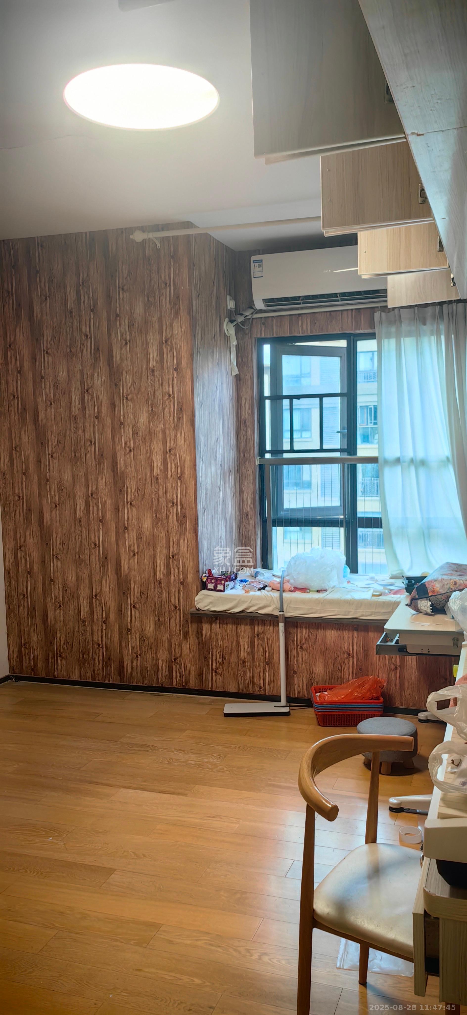 奥林匹克花园贡院二期  1室1厅1卫    1600.0元/月 奥林匹克花园贡院二期  1室1厅1卫    1600.0元/月