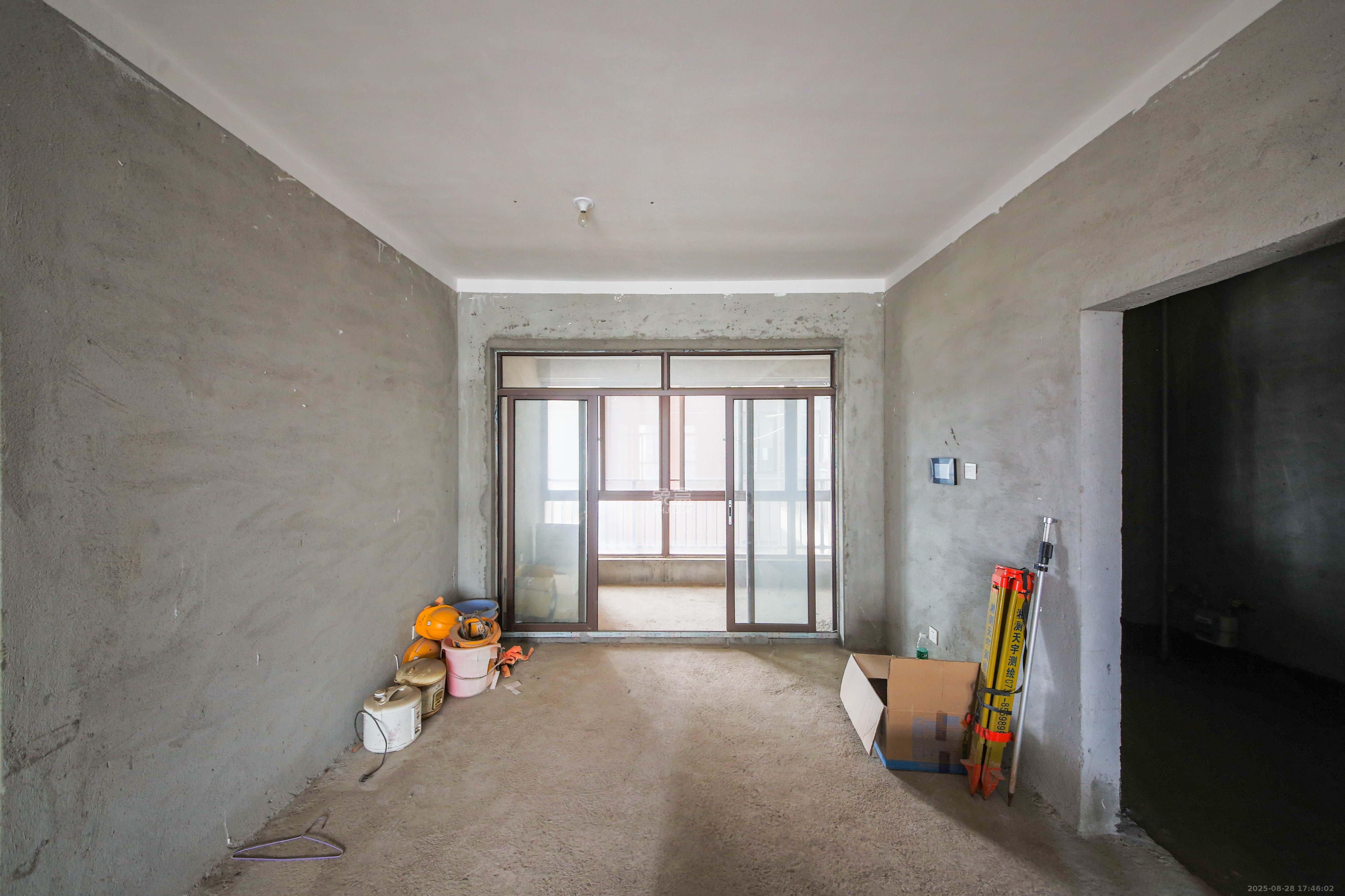 HC新城(建工集团单位房)  4室2厅2卫    165.0万 HC新城(建工集团单位房)  4室2厅2卫    165.0万客厅