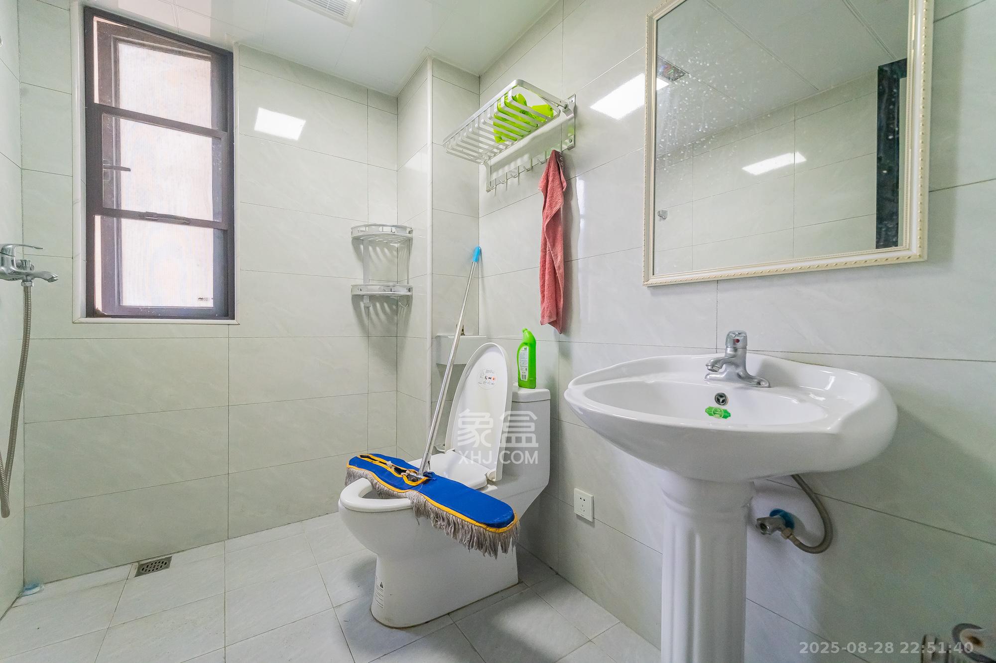 中建悦和城 3室2厅1卫 93.8万 中建悦和城 3室2厅1卫 93.8万卫生间