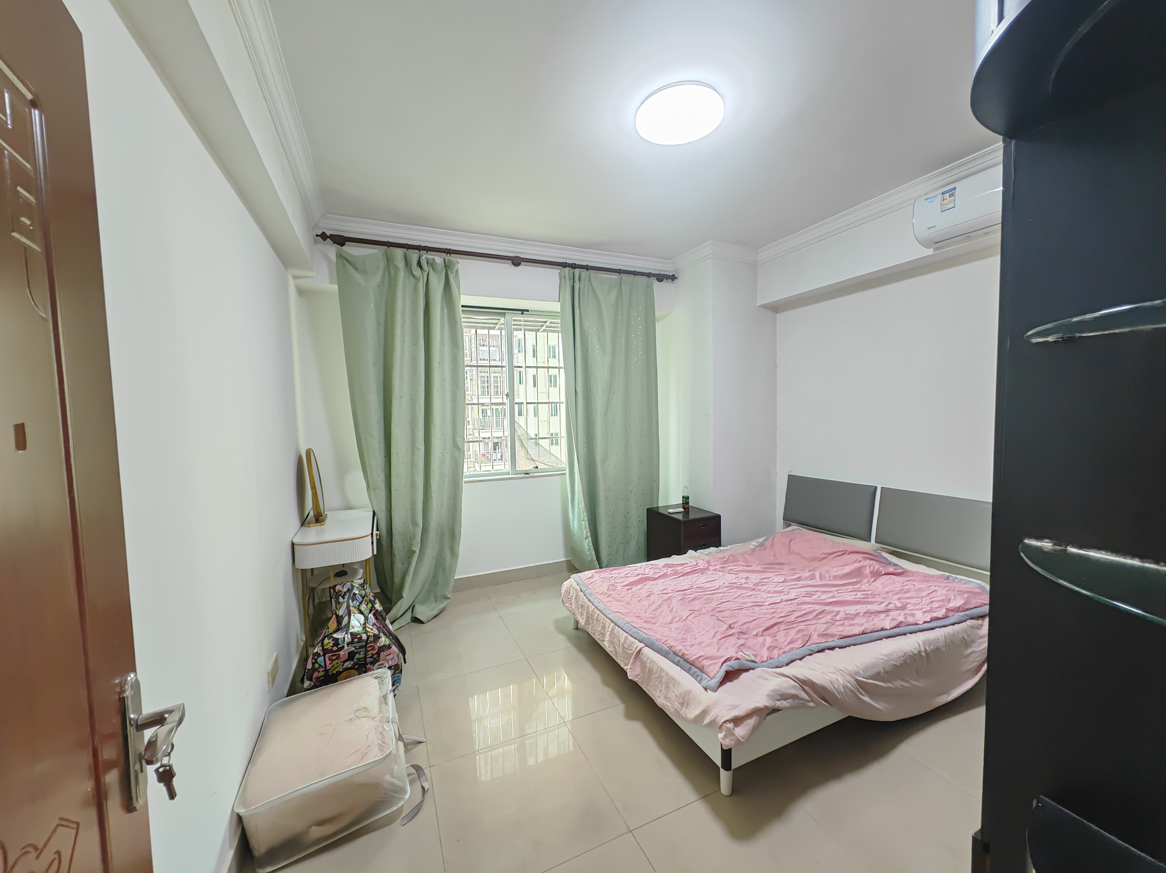 德意雅苑 2室2厅1卫 2400.0元/月 德意雅苑 2室2厅1卫 2400.0元/月室内图