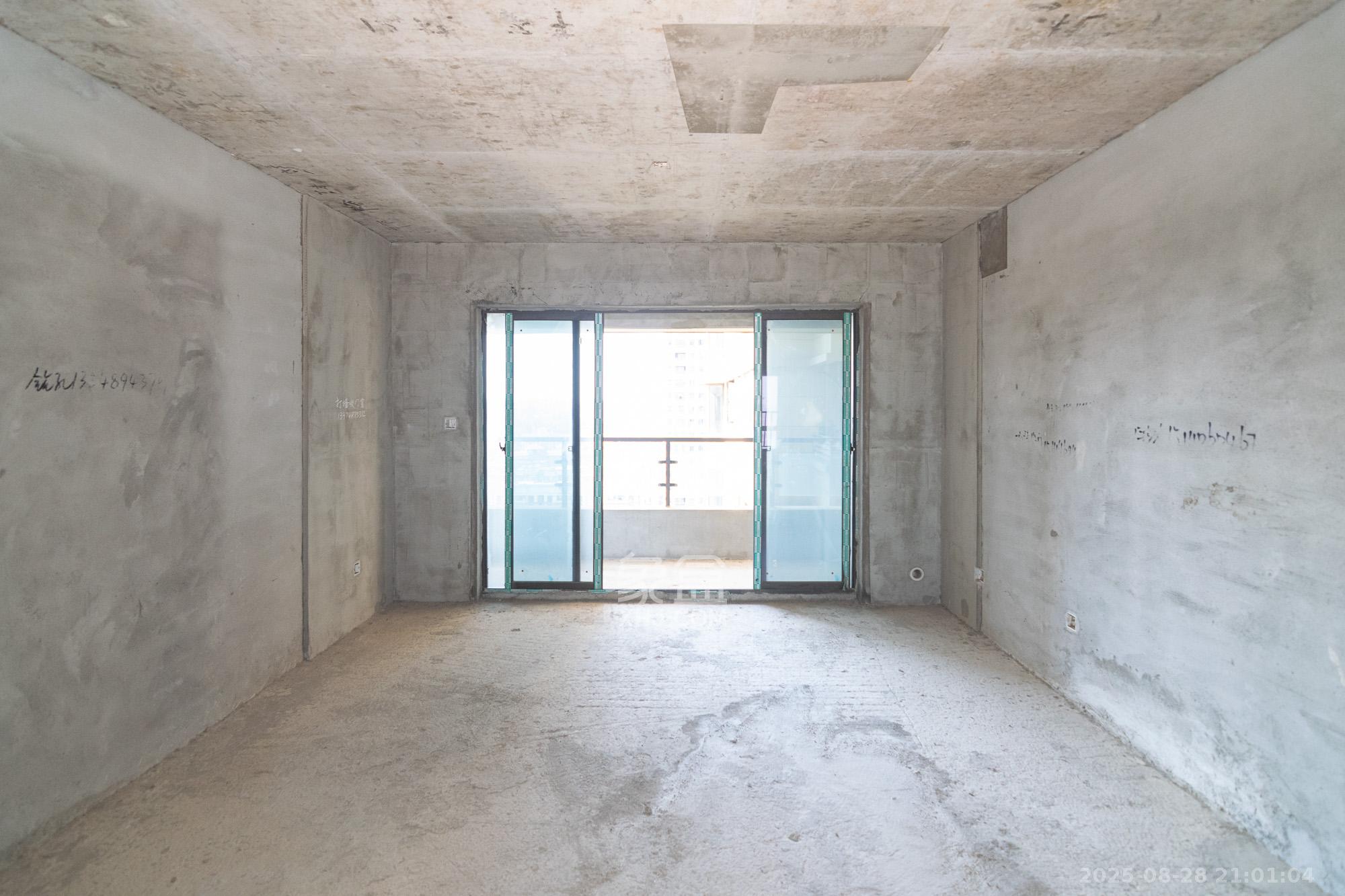 润和山水郡 4室2厅2卫 78.2万 润和山水郡 4室2厅2卫 78.2万客厅