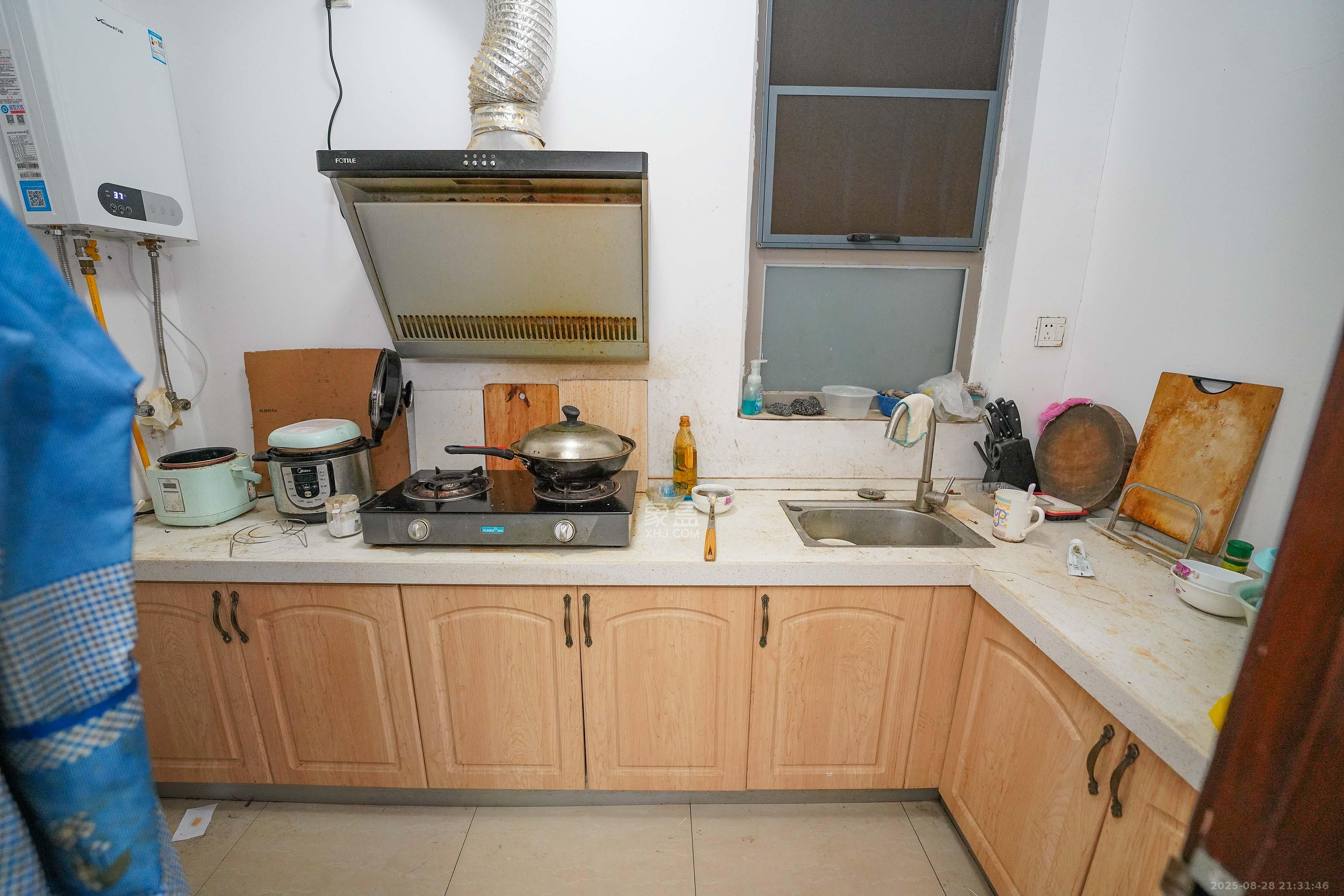 怡海星城 1室1厅1卫 28.0万 怡海星城 1室1厅1卫 28.0万厨房