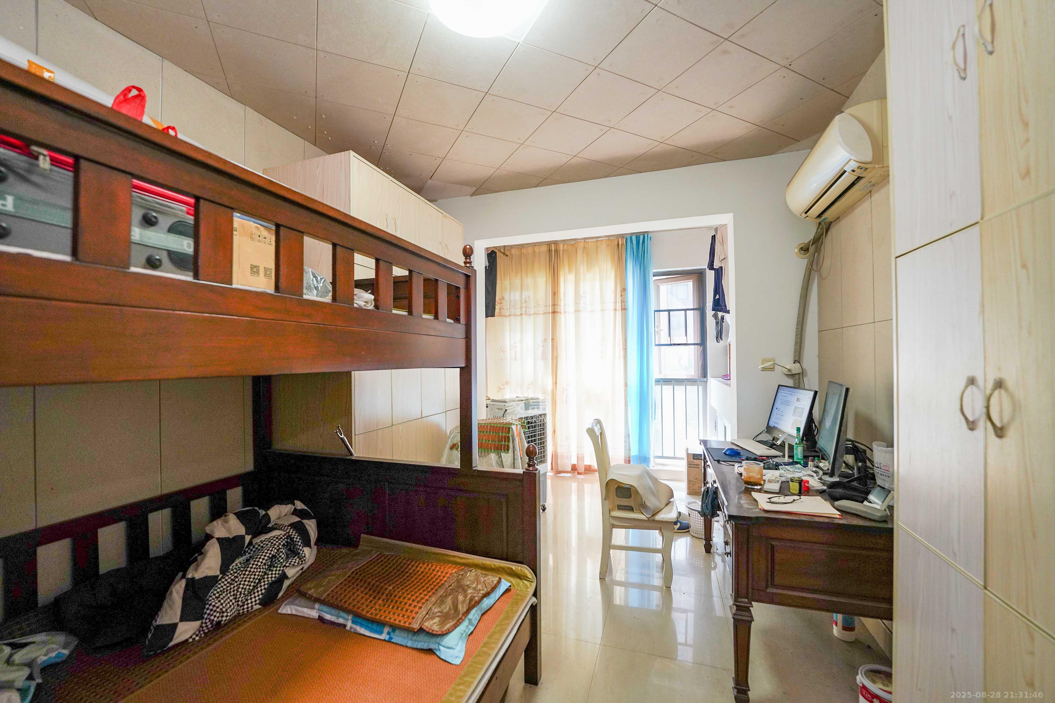 怡海星城 1室1厅1卫 28.0万 怡海星城 1室1厅1卫 28.0万卧室