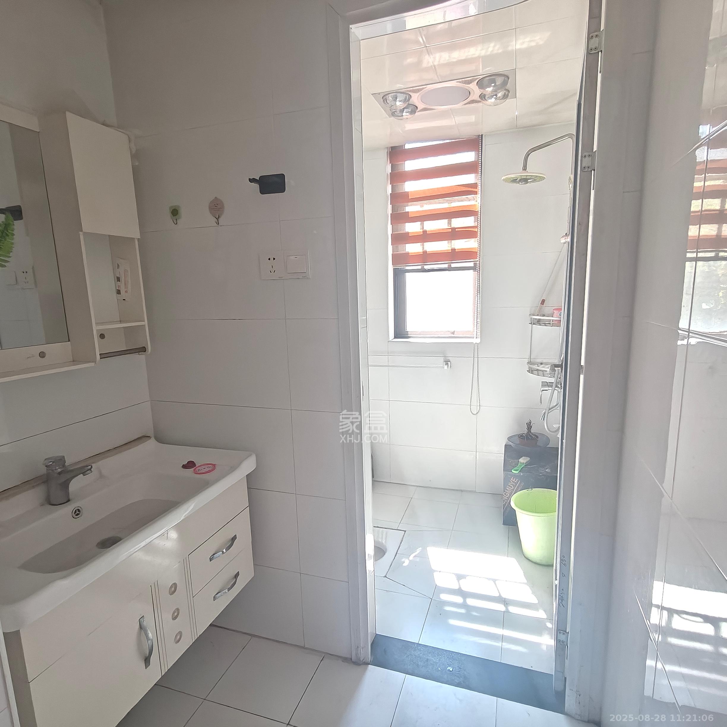 九峰远见  2室2厅1卫    2200.0元/月 九峰远见  2室2厅1卫    2200.0元/月室内图