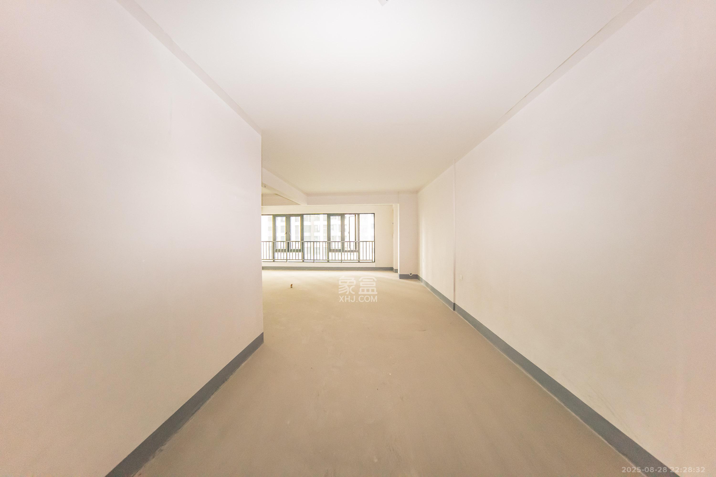 建投象山国际  6室2厅3卫    215.0万 建投象山国际  6室2厅3卫    215.0万卧室