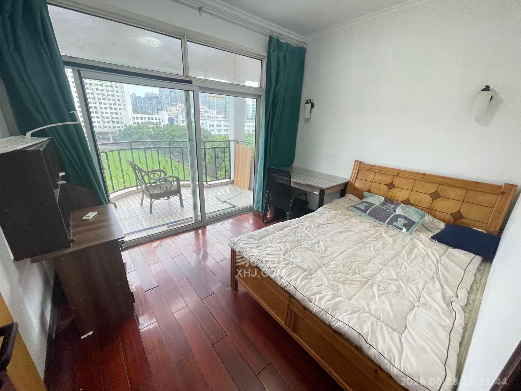 华银南苑 3室2厅1卫 2200.0元/月 华银南苑 3室2厅1卫 2200.0元/月室内图