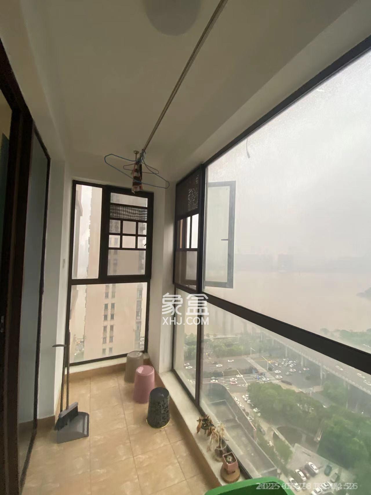 世茂外滩里(世茂铂翠湾三期) 3室2厅1卫 3500.0元/月 世茂外滩里(世茂铂翠湾三期) 3室2厅1卫 3500.0元/月室内图