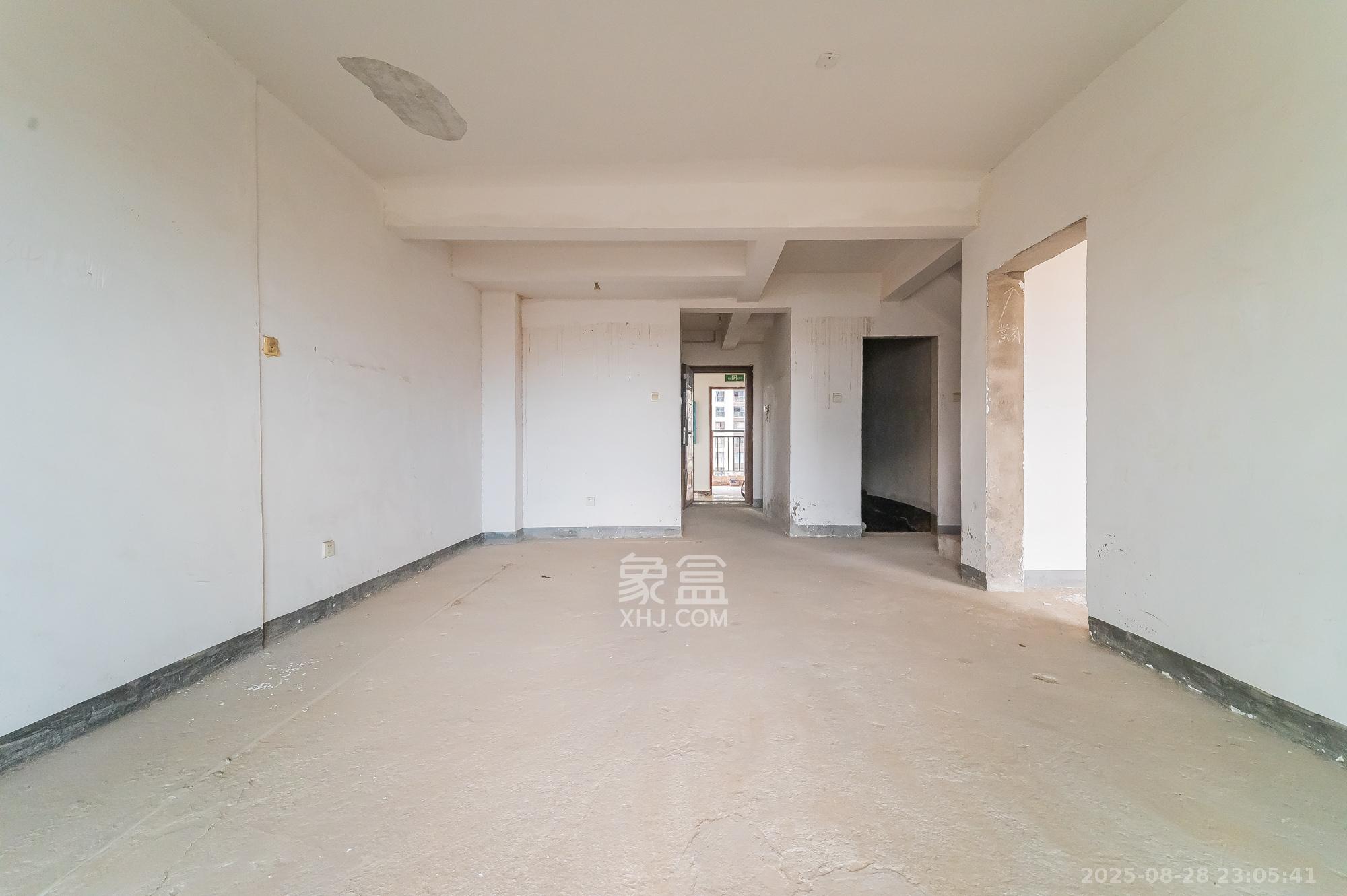 星湖湾一期高层 4室2厅2卫 98.0万 星湖湾一期高层 4室2厅2卫 98.0万客厅