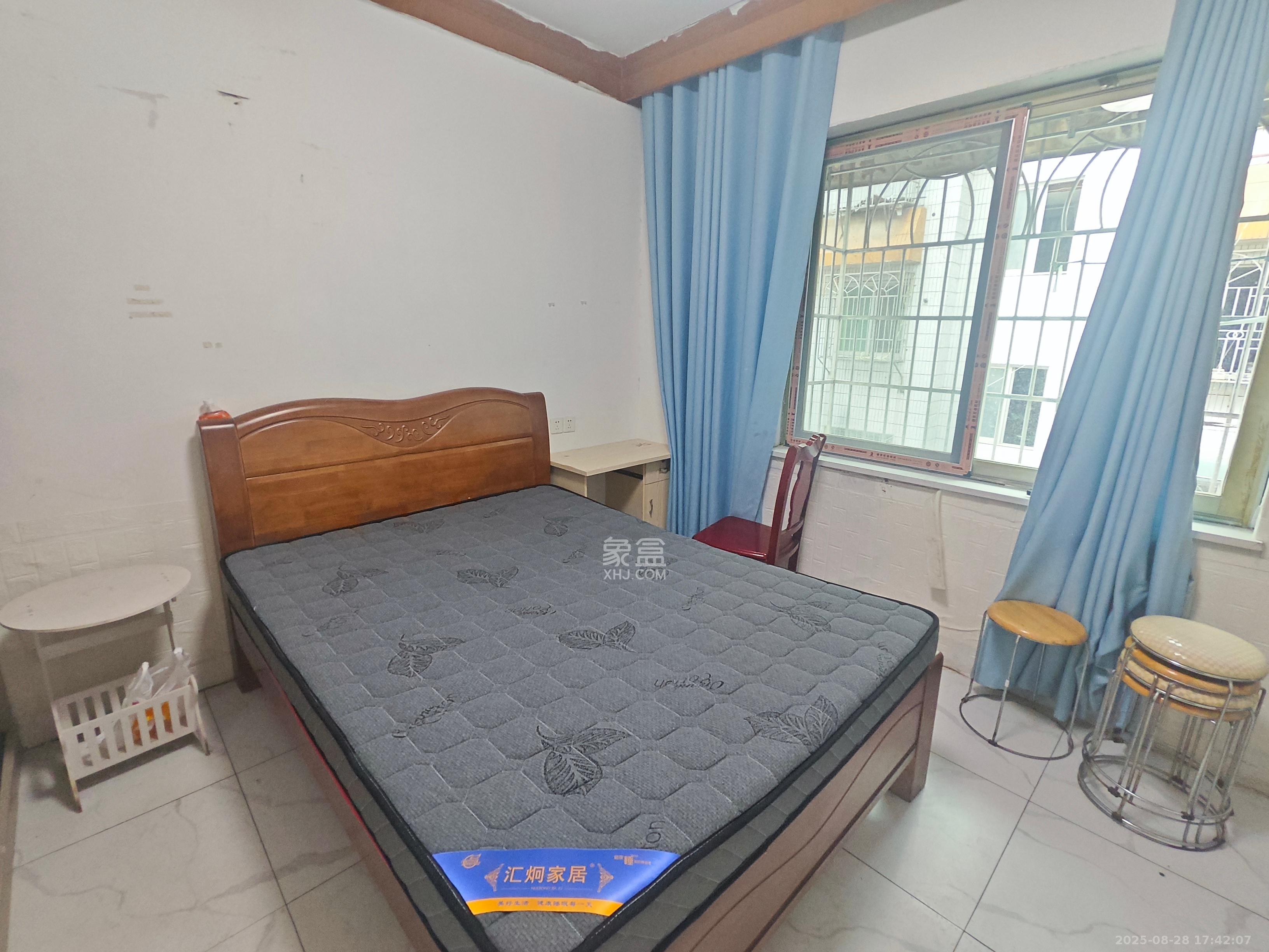 高桥火焰市场  1室1厅1卫    800.0元/月 高桥火焰市场  1室1厅1卫    800.0元/月室内图