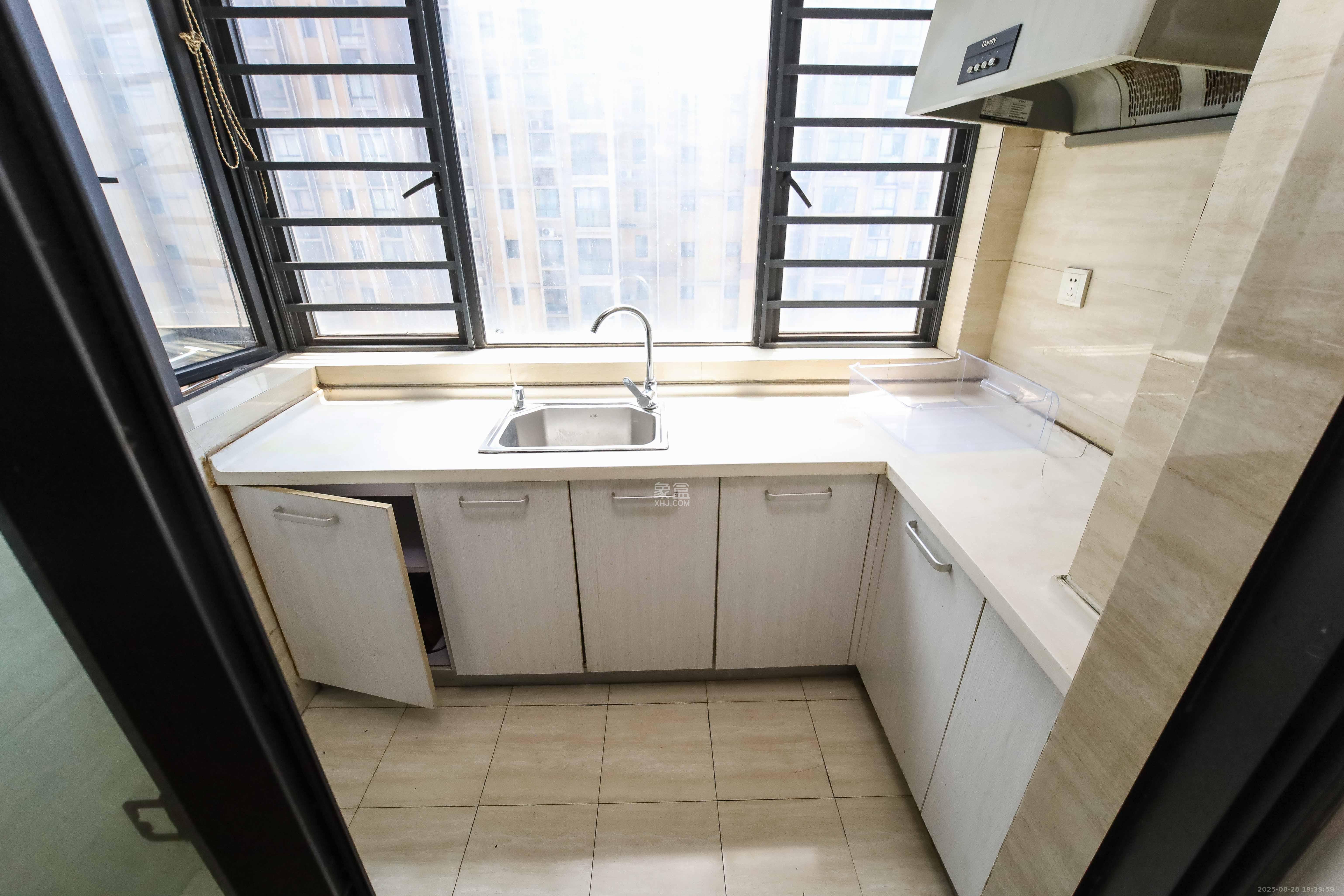 锦湘国际星城三期(锦绣苑) 1室1厅1卫 30.0万 锦湘国际星城三期(锦绣苑) 1室1厅1卫 30.0万厨房